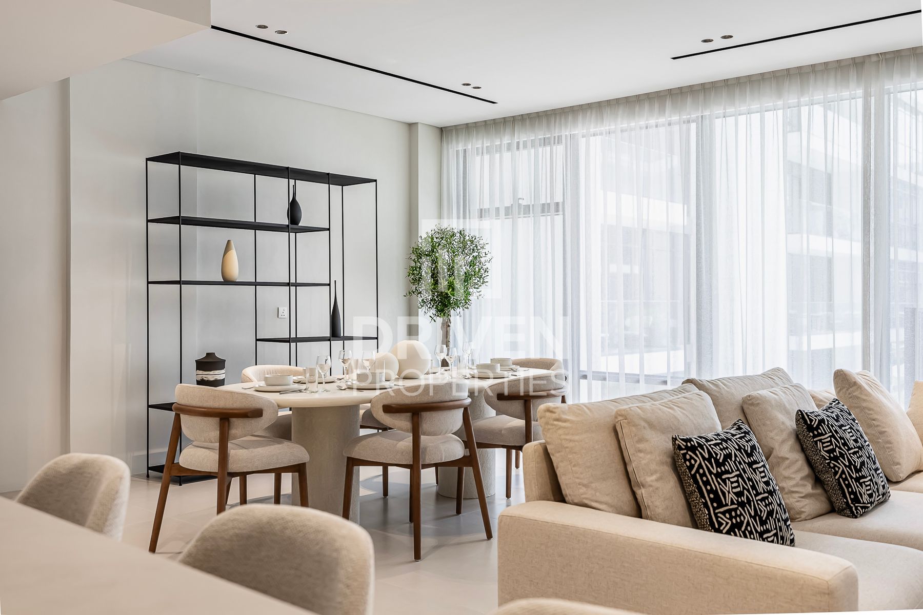 Upgraded Unit Furnished Ready to Move in