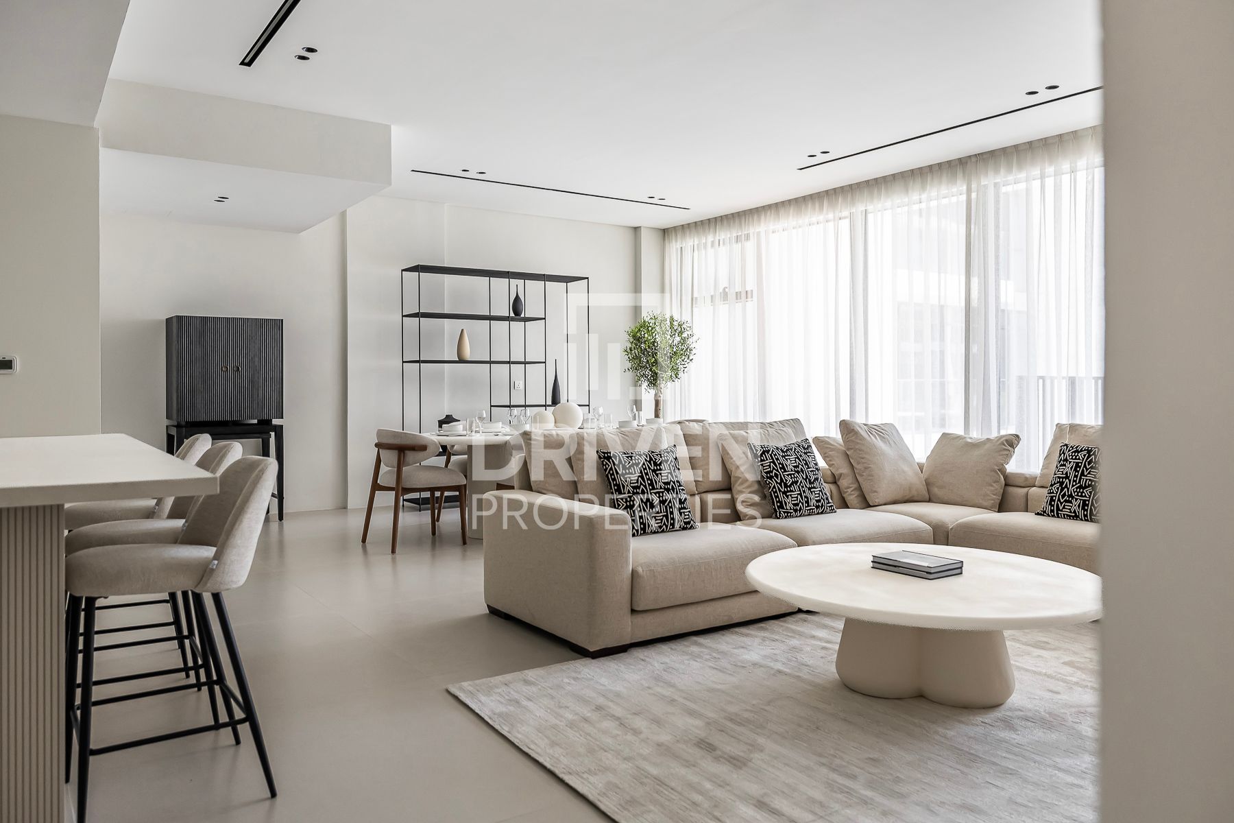 Upgraded Unit Furnished Ready to Move in