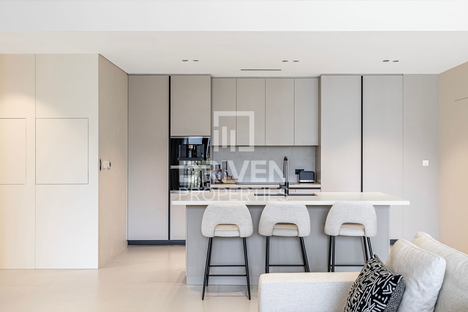 Upgraded Unit Furnished Ready to Move in