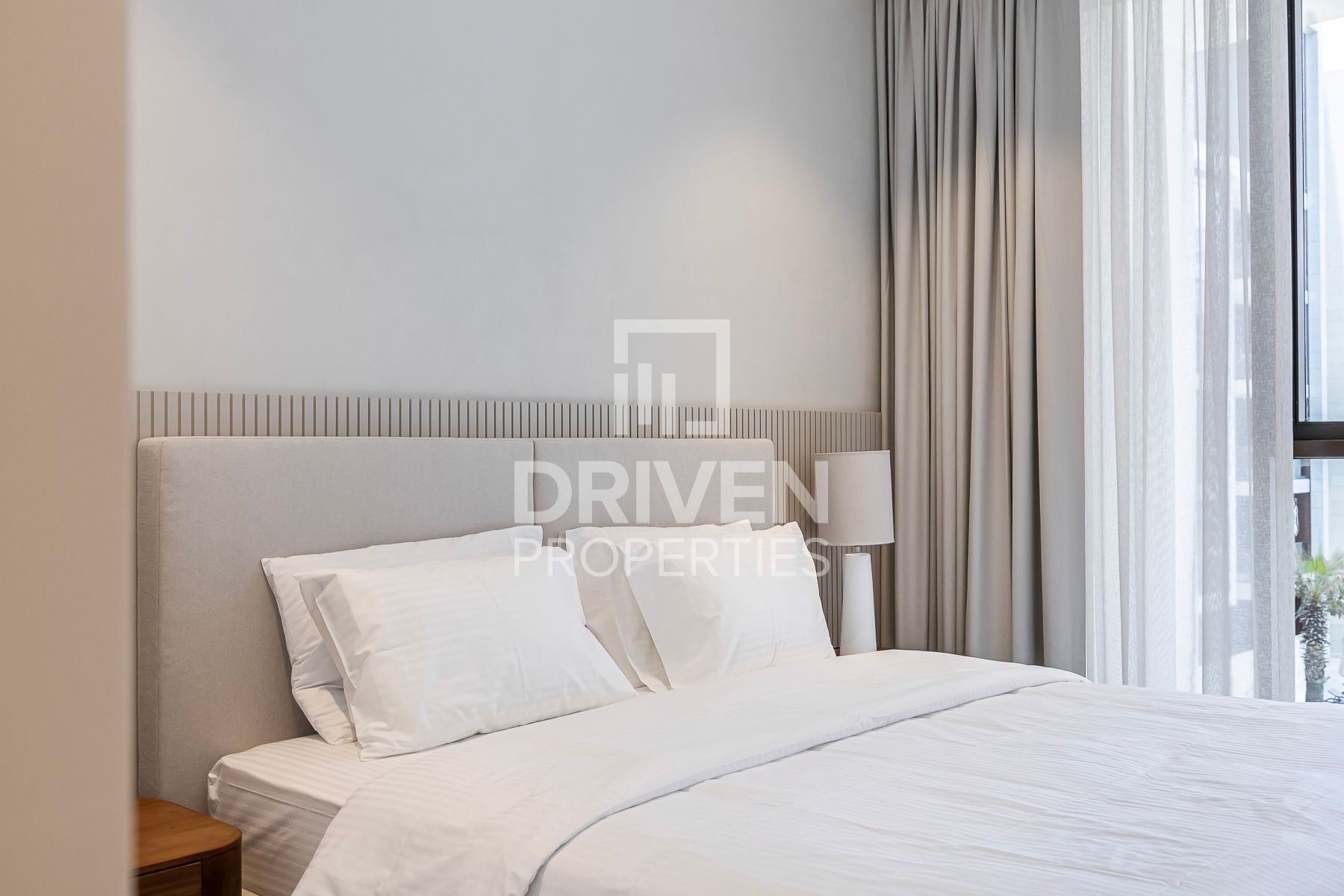 Upgraded Unit Furnished Ready to Move in