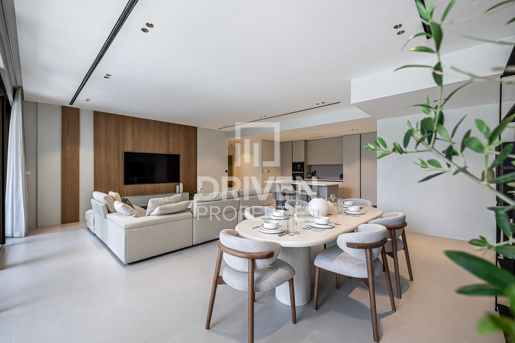 Upgraded Unit Furnished Ready to Move in