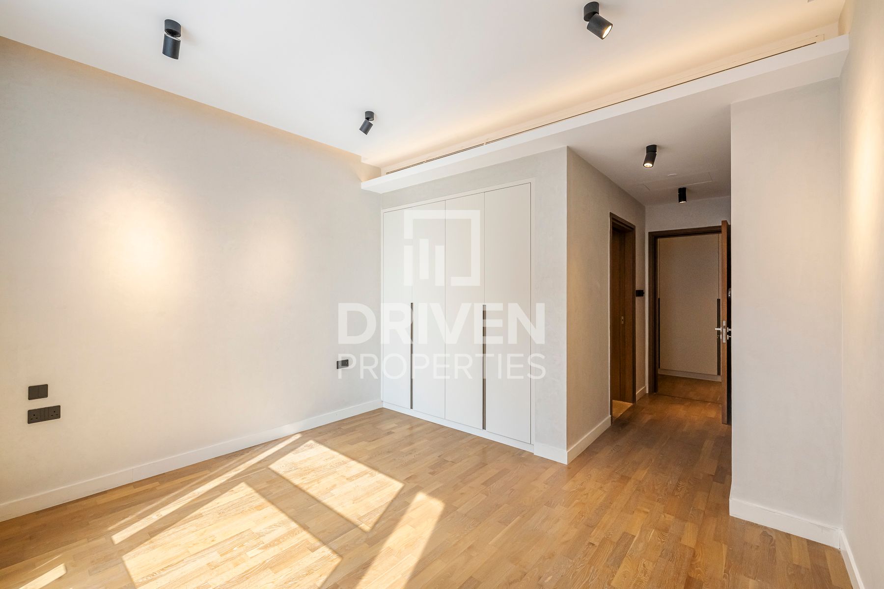 Fully Upgraded Huge Unit with Maids Room