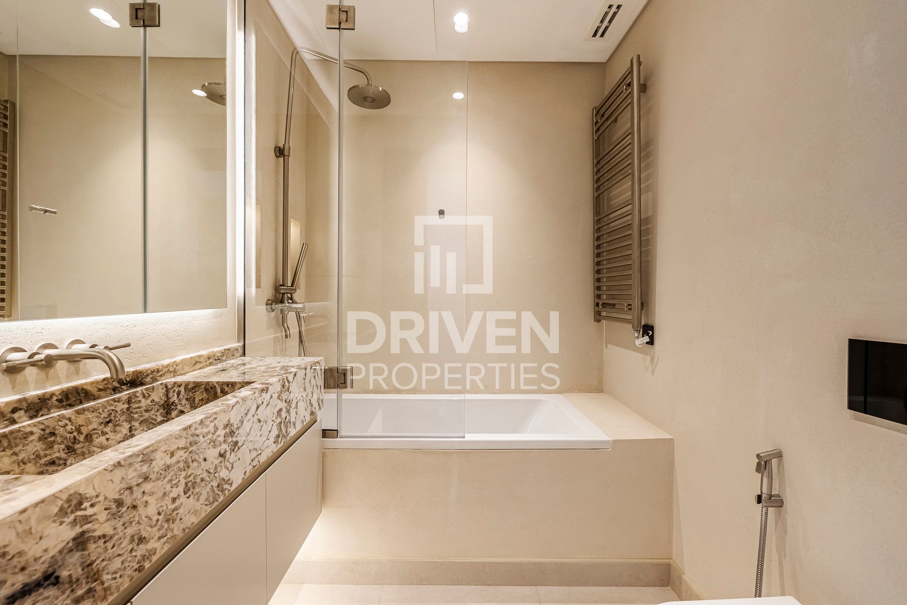 Fully Upgraded Huge Unit with Maids Room