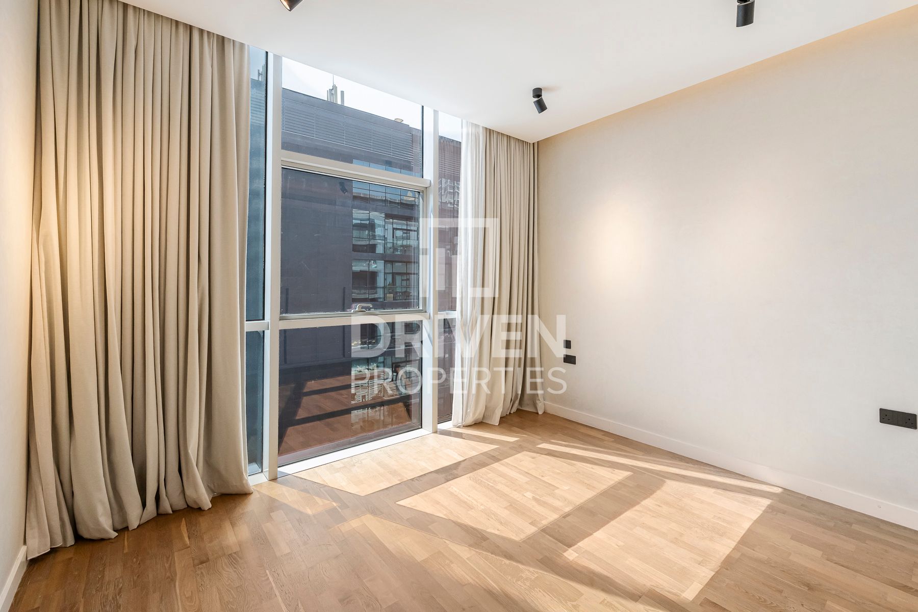 Fully Upgraded Huge Unit with Maids Room