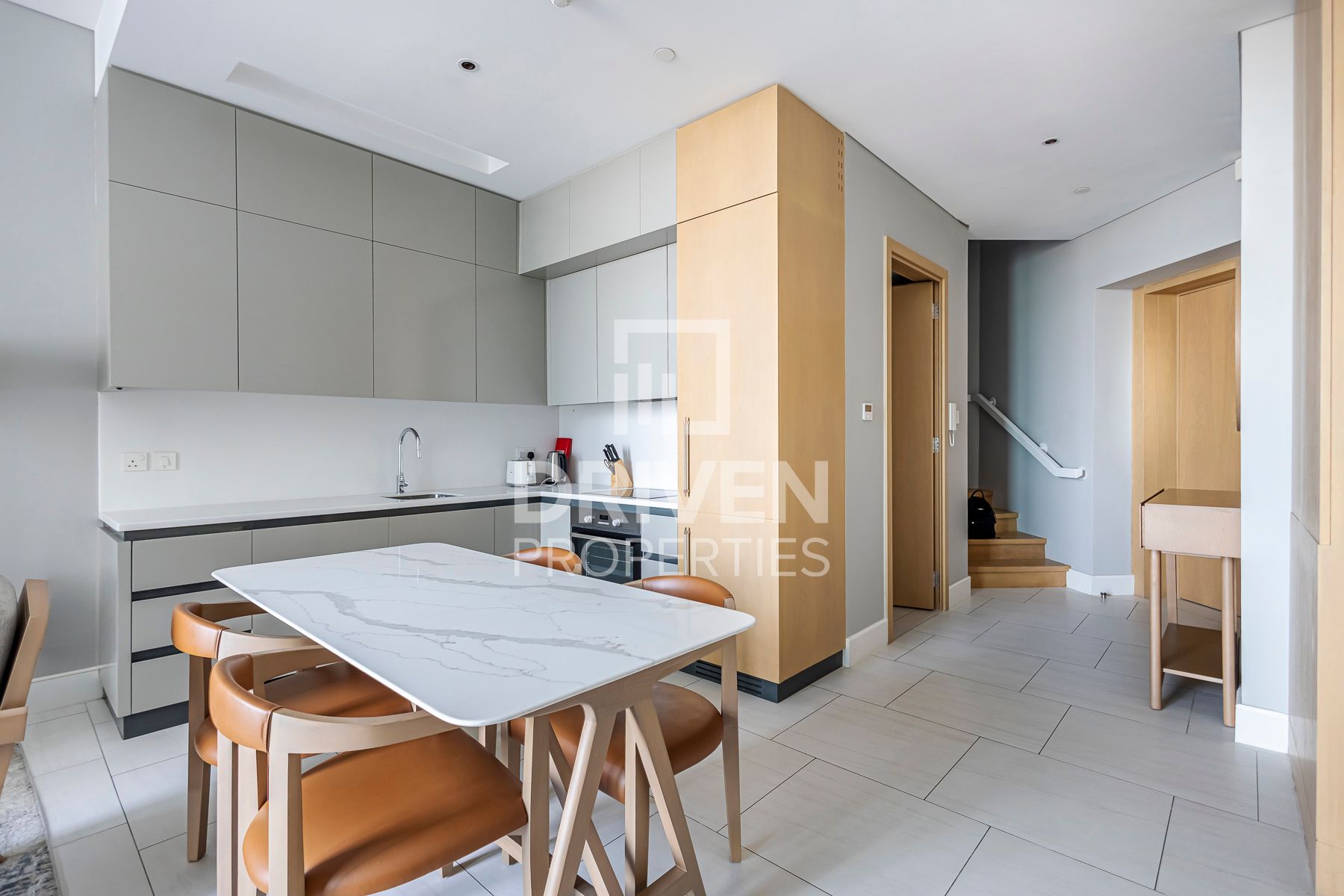 Fully Furnished Prime Location Vacant