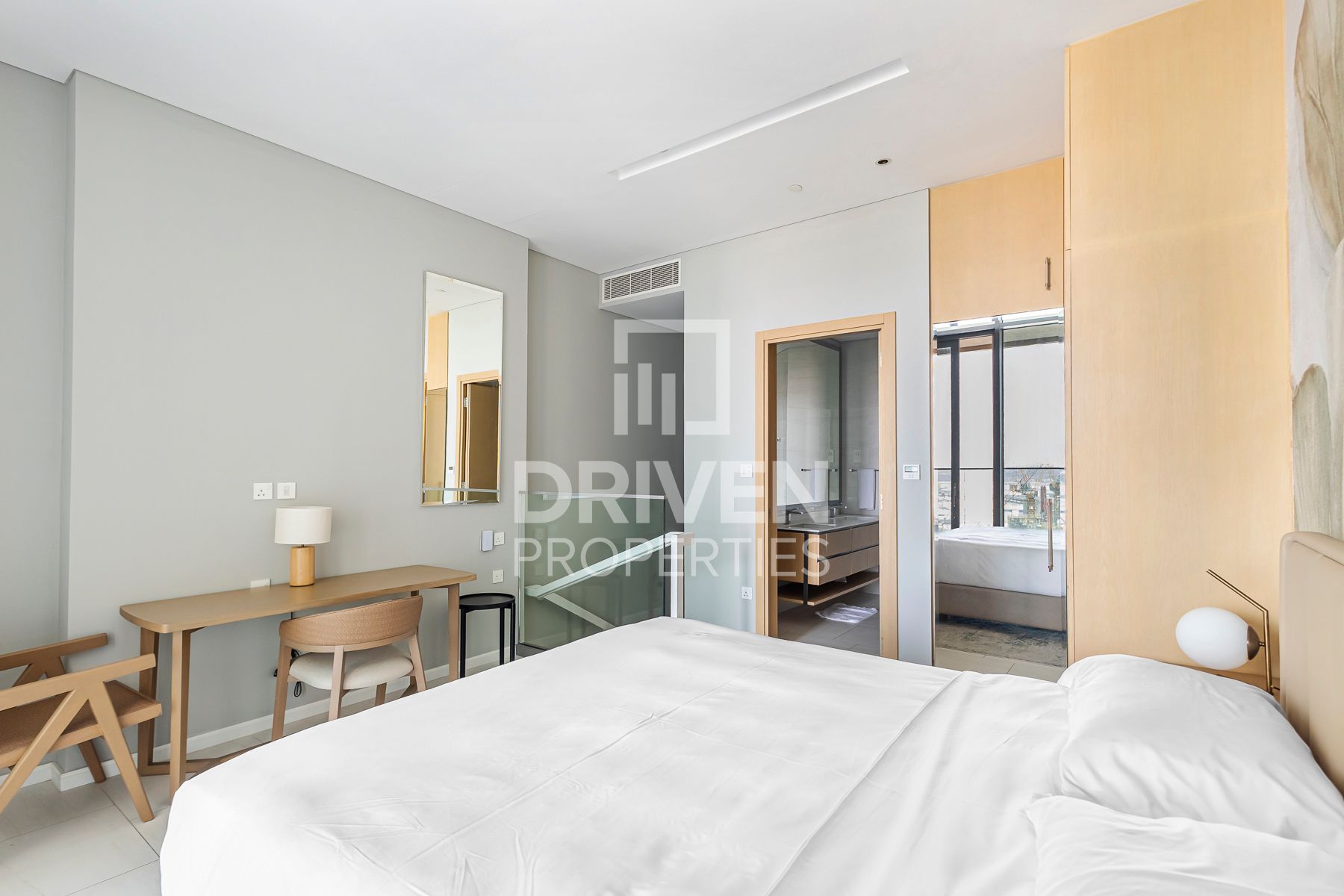 Fully Furnished Prime Location Vacant