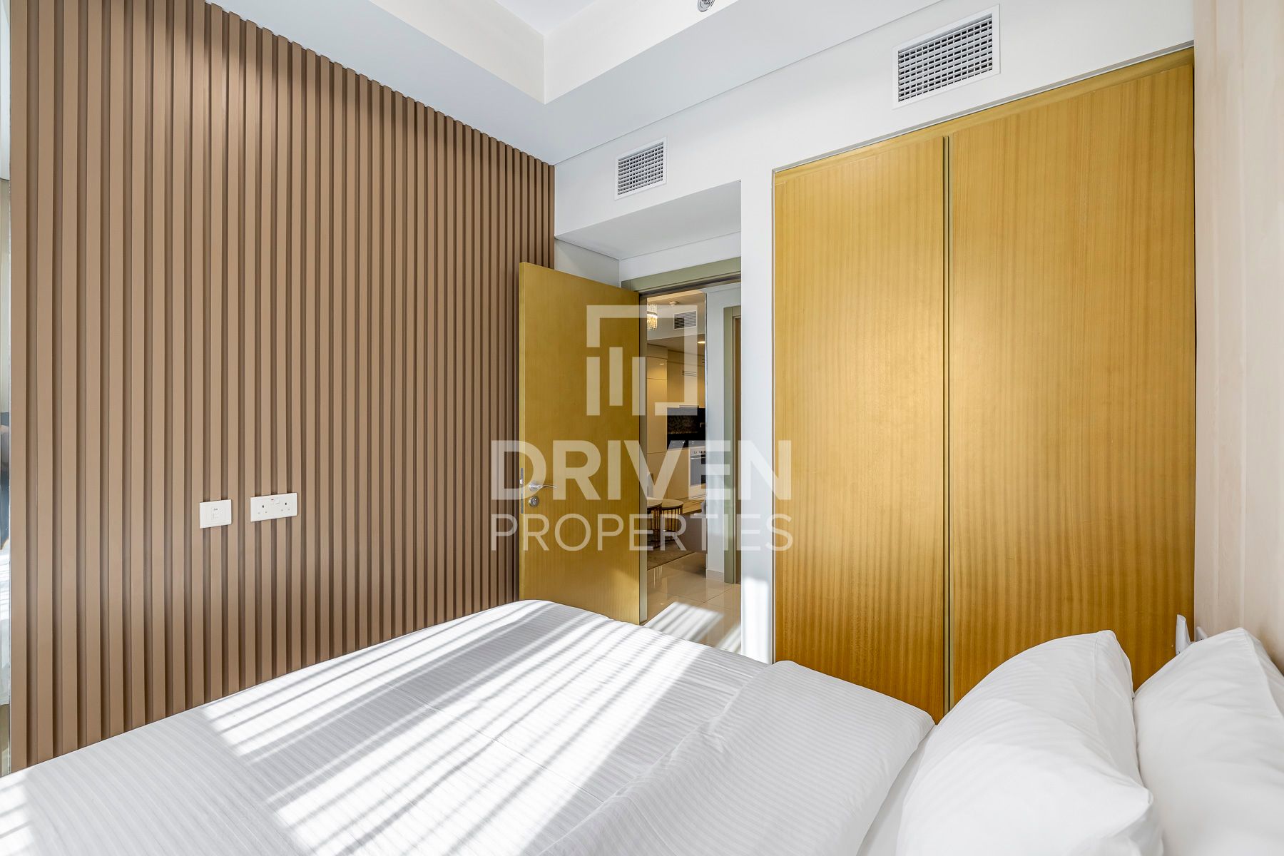 Fully Furnished Great Amenities Vacant