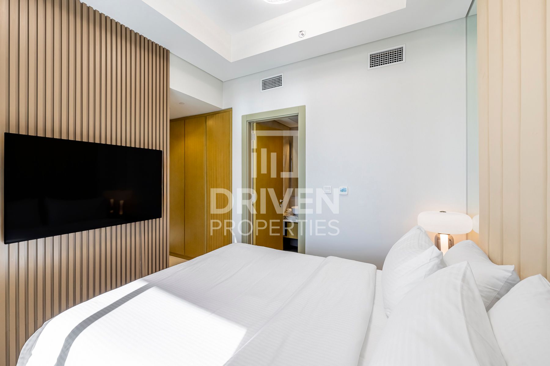 Fully Furnished Great Amenities Vacant