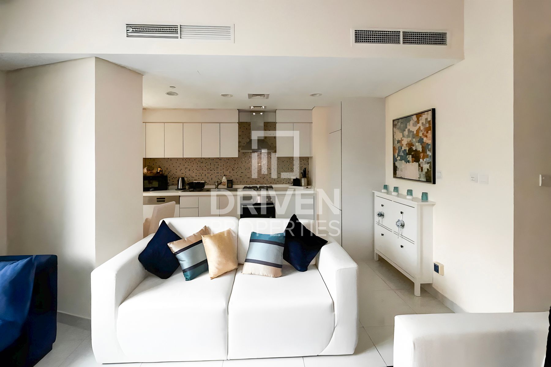 Stunning Apartment Fully Furnished Prime Location