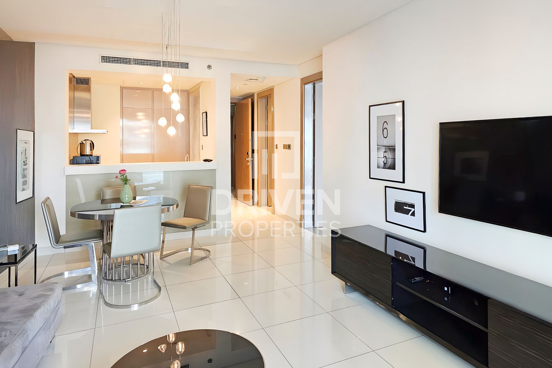 Furnished High Floor Ready to Move in