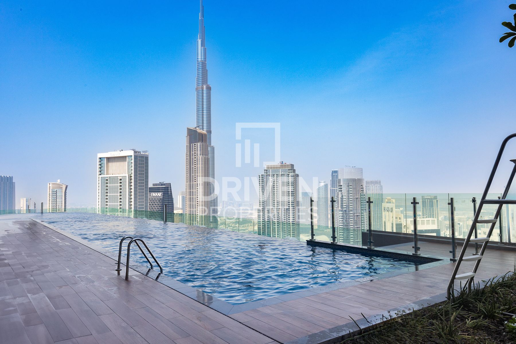 Furnished High Floor Ready to Move in