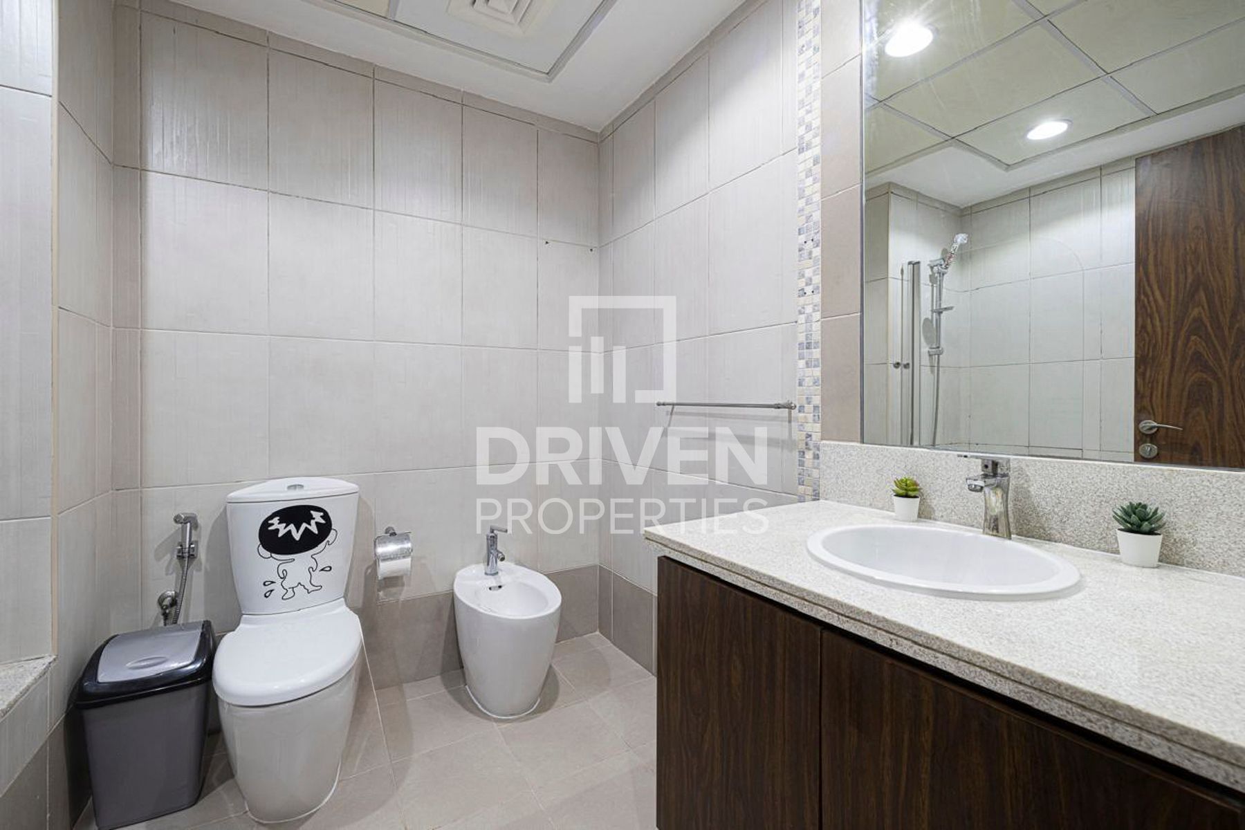 Fully Furnished Elegant Vacant on Transfer