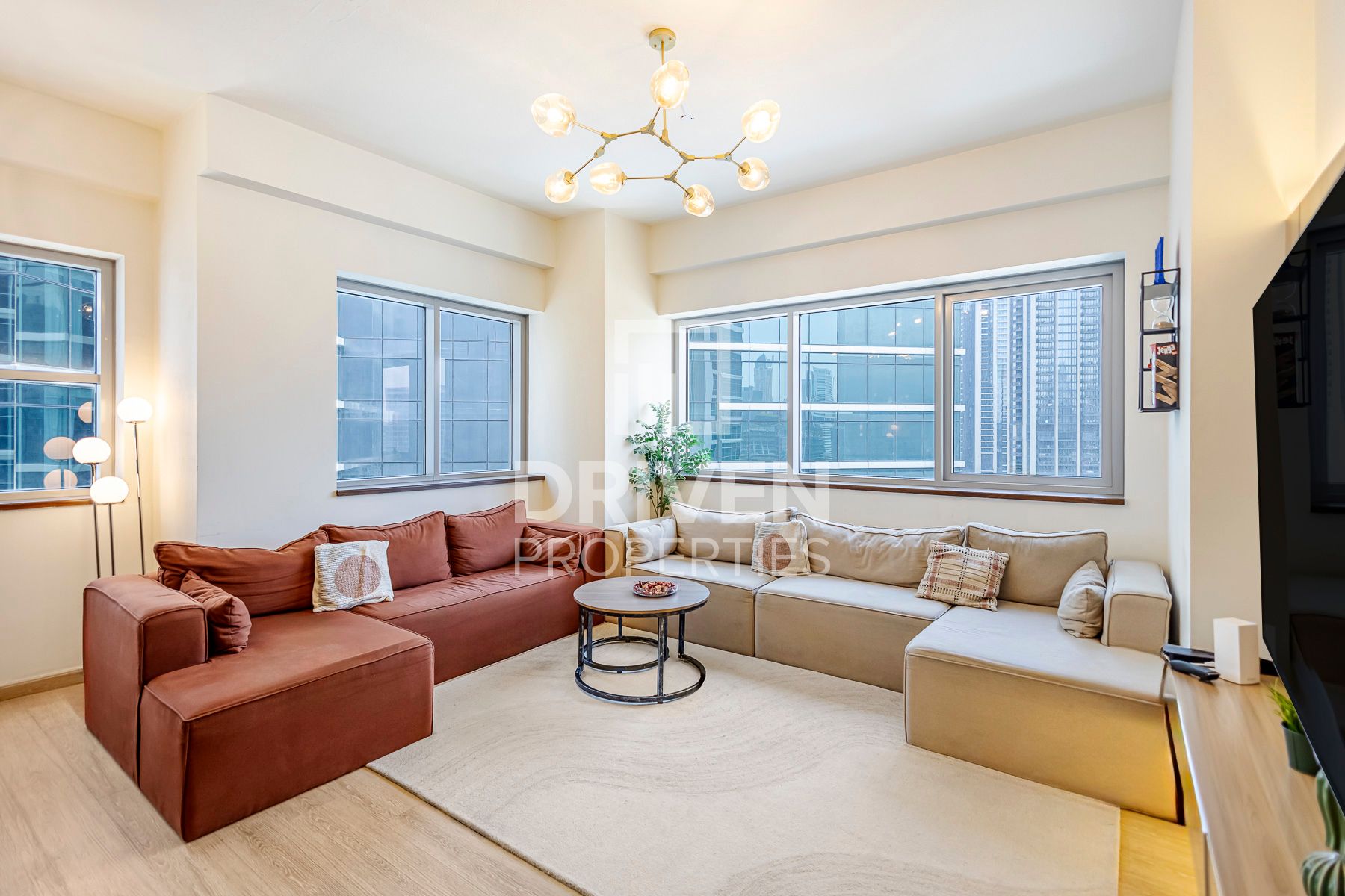 Fully Furnished Elegant Vacant on Transfer