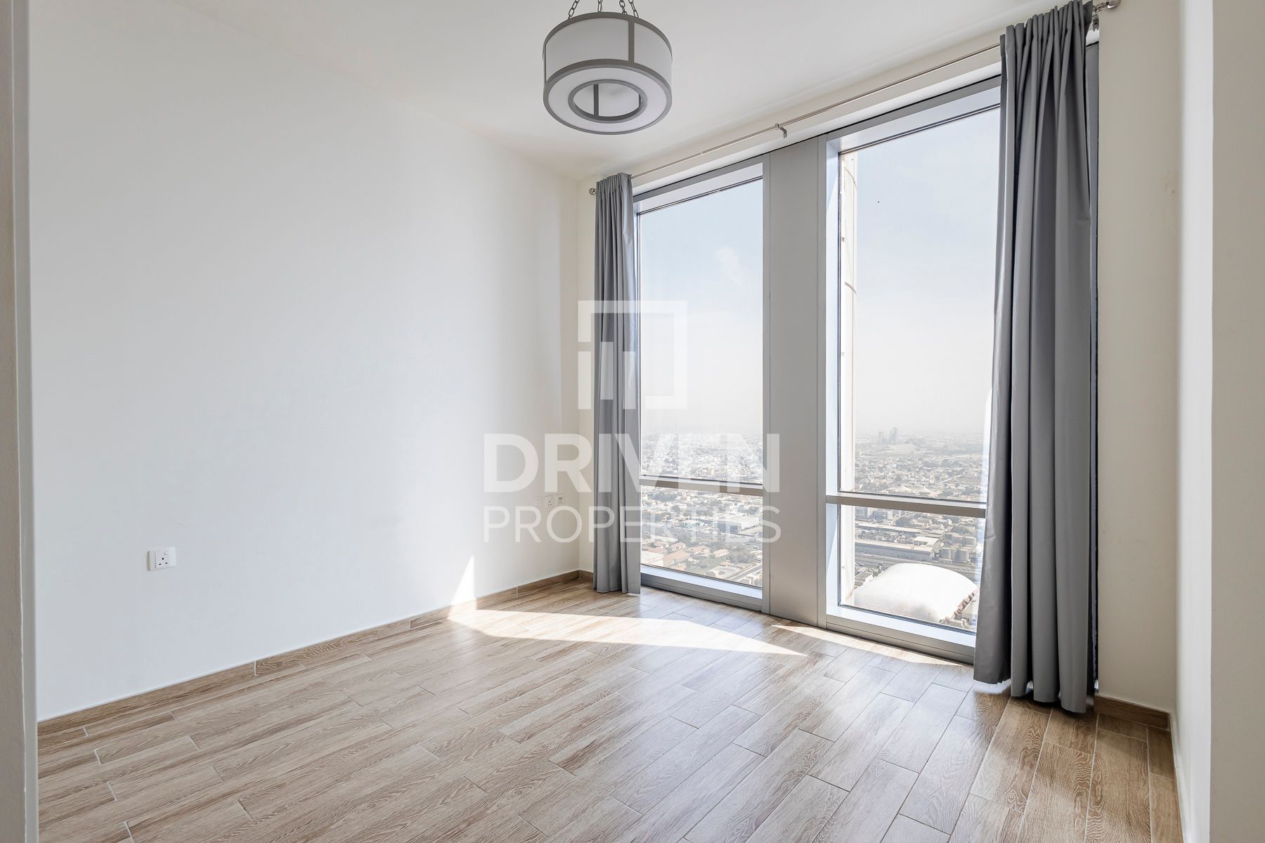 Pool View Family Friendly Ready to Move In