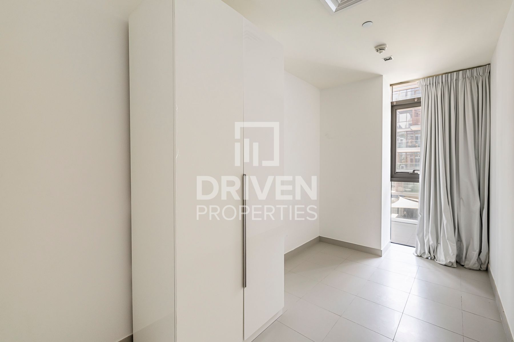 Stunning Corner Unit in Prestigious Location