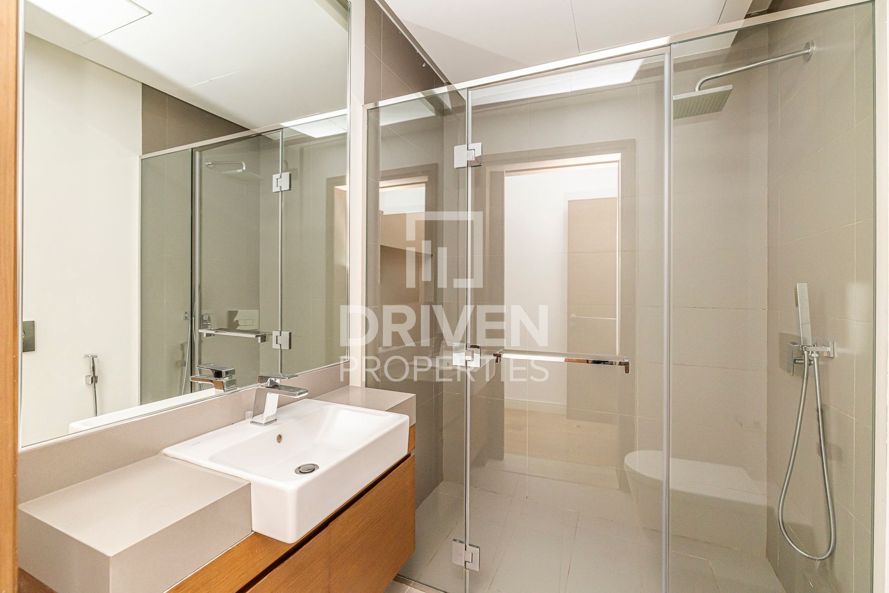 Stunning Corner Unit in Prestigious Location