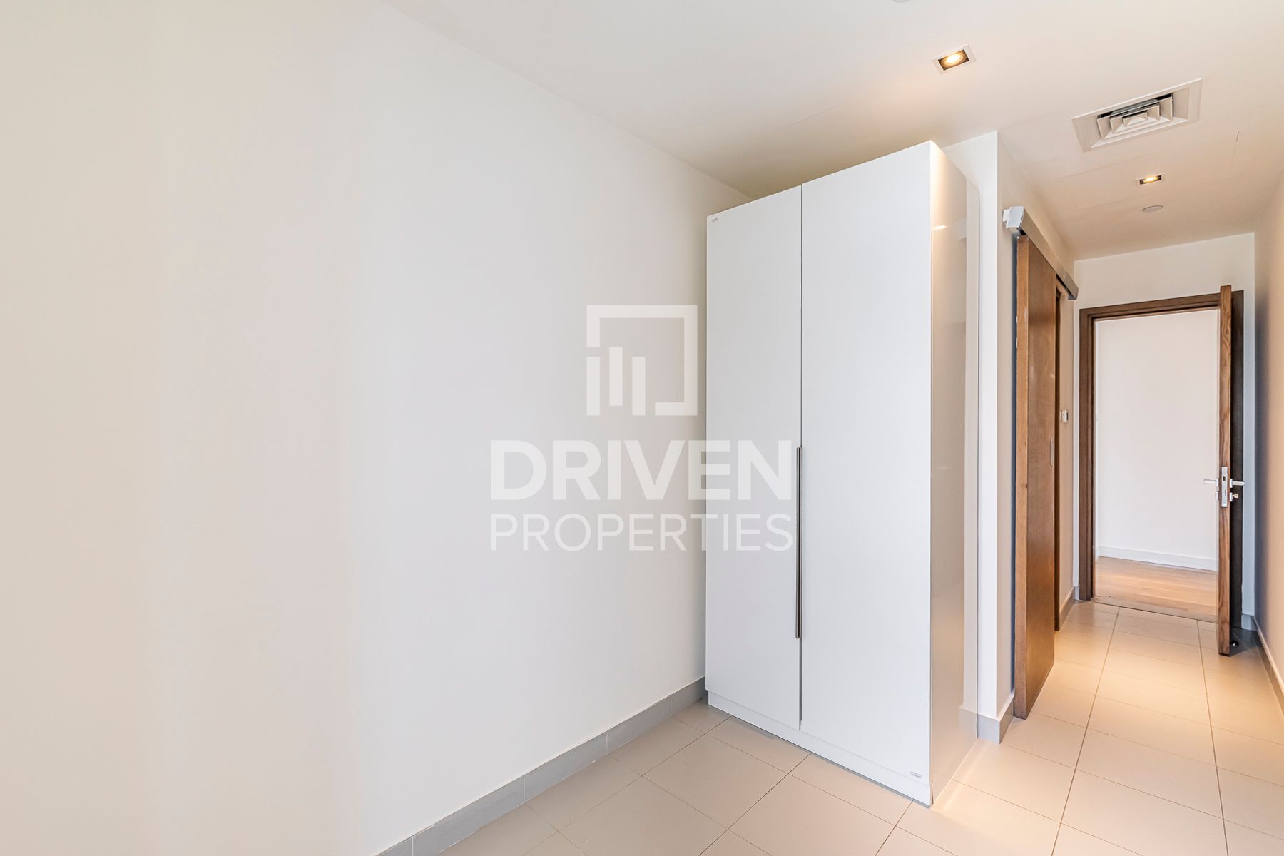 Corner and Spacious Unit Desirable Location