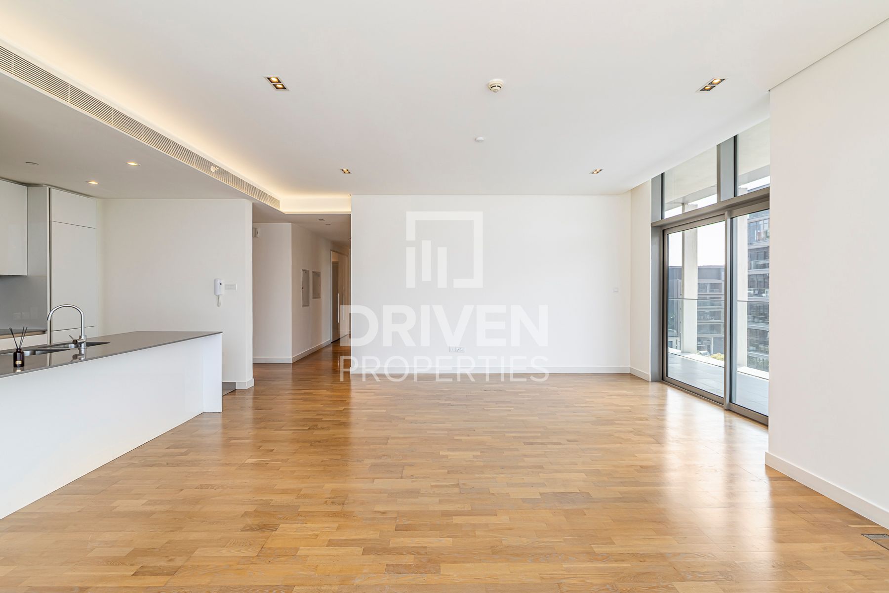 Corner and Spacious Unit Desirable Location