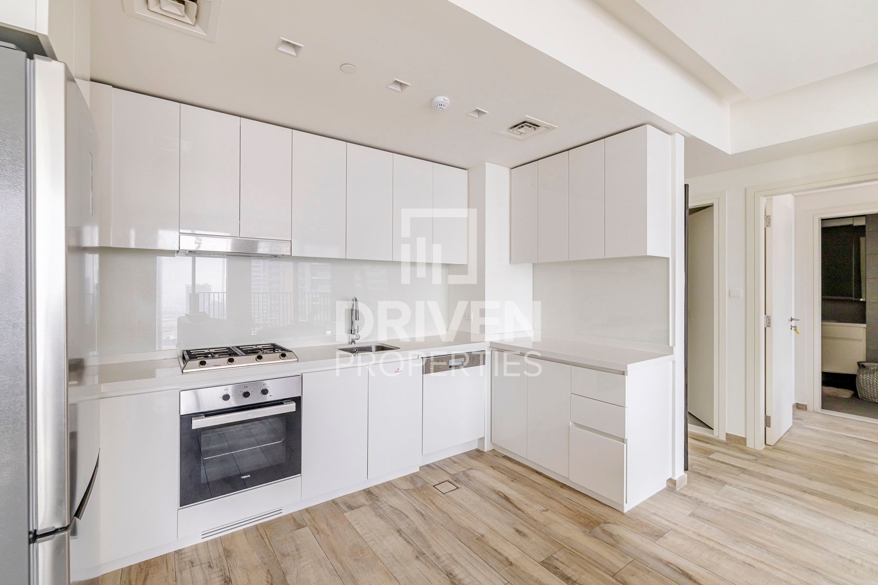 High Floor Fully Furnished Prime Location