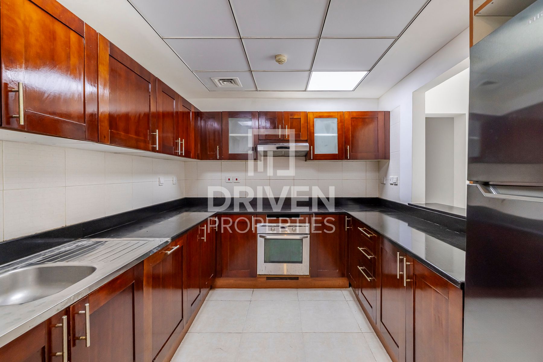 Close to Metro Maids Room Marina View