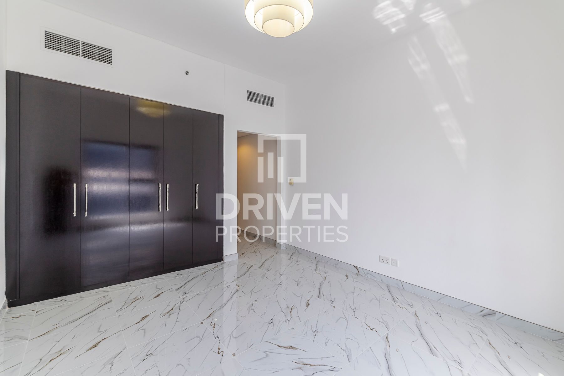 Close to Metro Maids Room Marina View