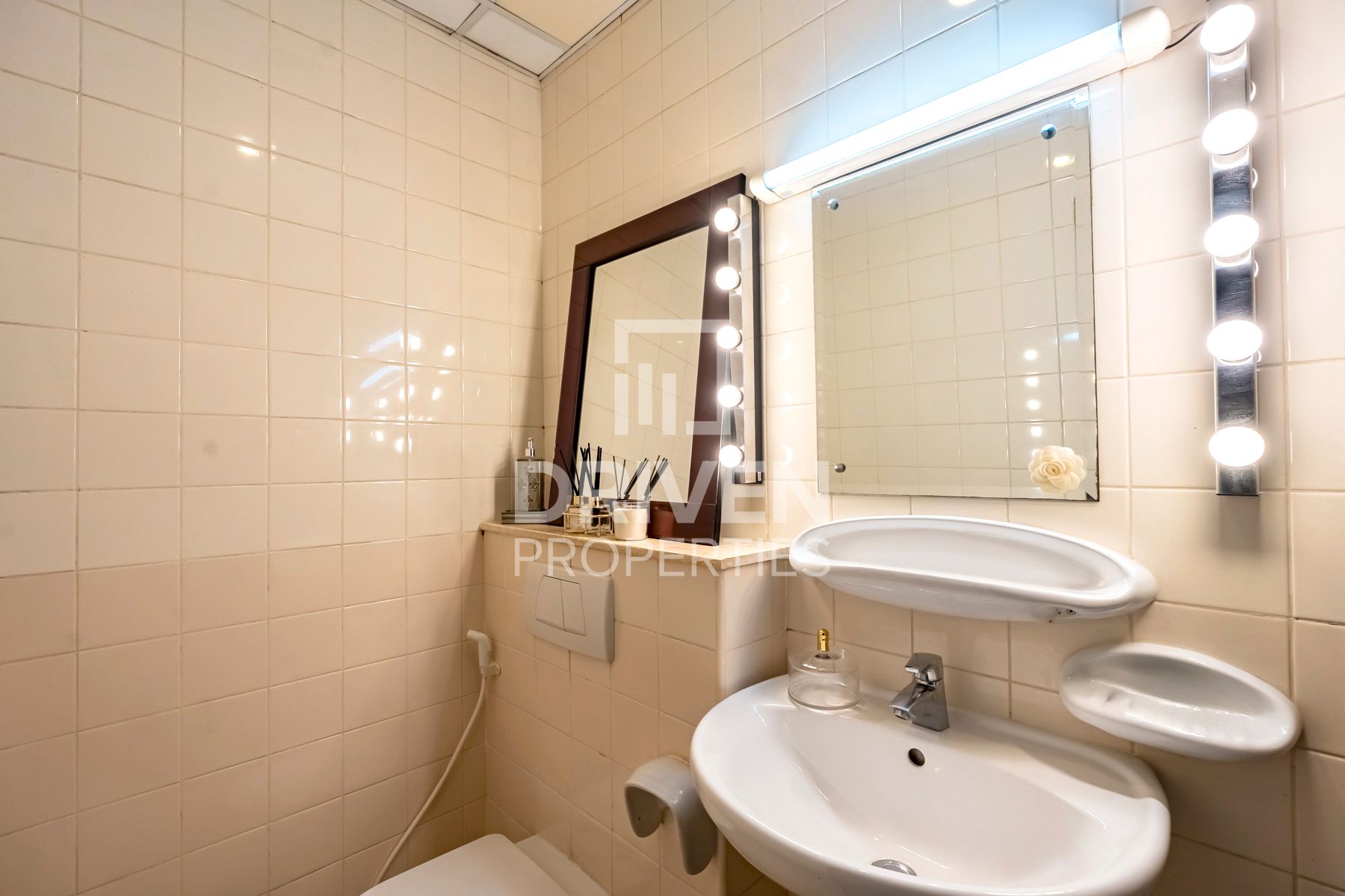 Fully Furnished Unit with Breathtaking Lake View