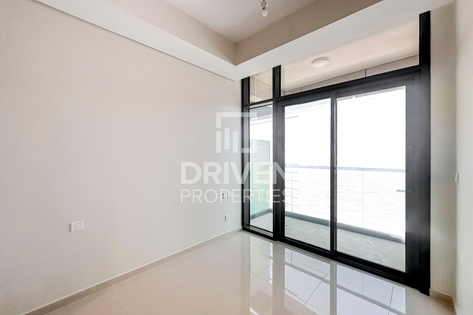 Swimming Pool View Mid Floor Furnished