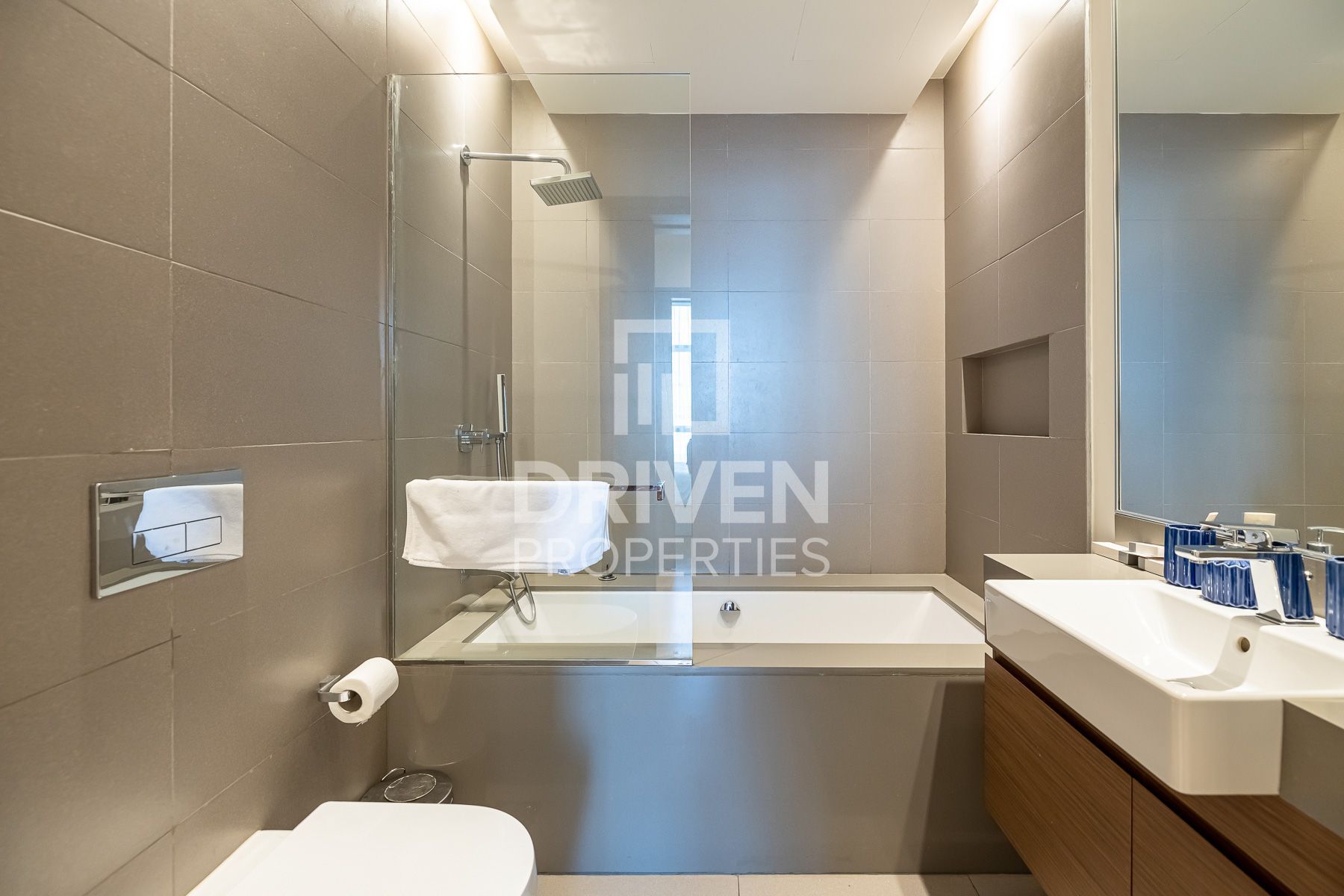 Spacious Fully Furnished Ready to Move In