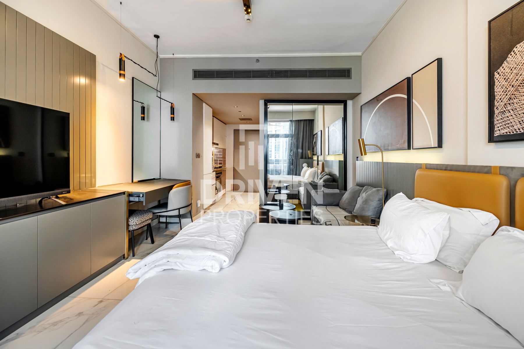 Spacious Studio with Balcony Convenient Access