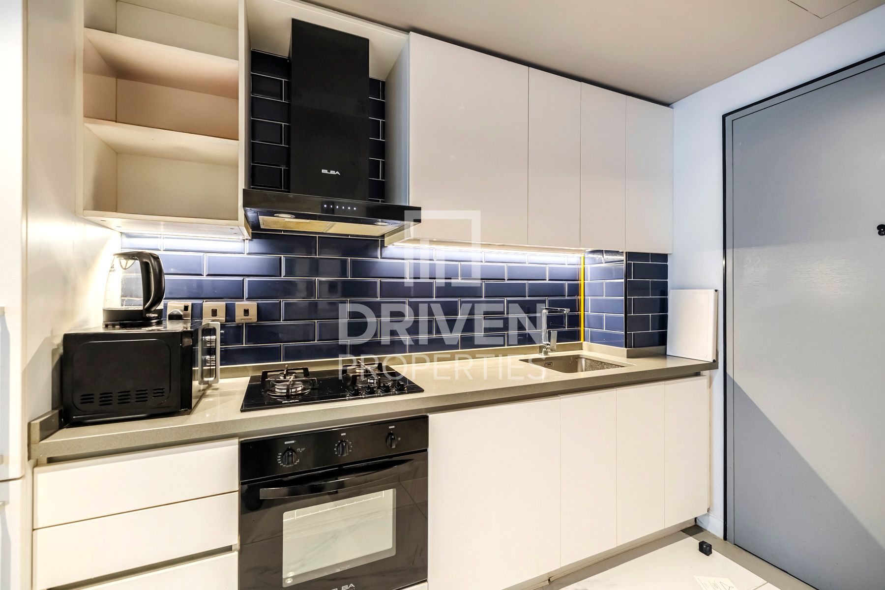 Spacious Studio with Balcony Convenient Access