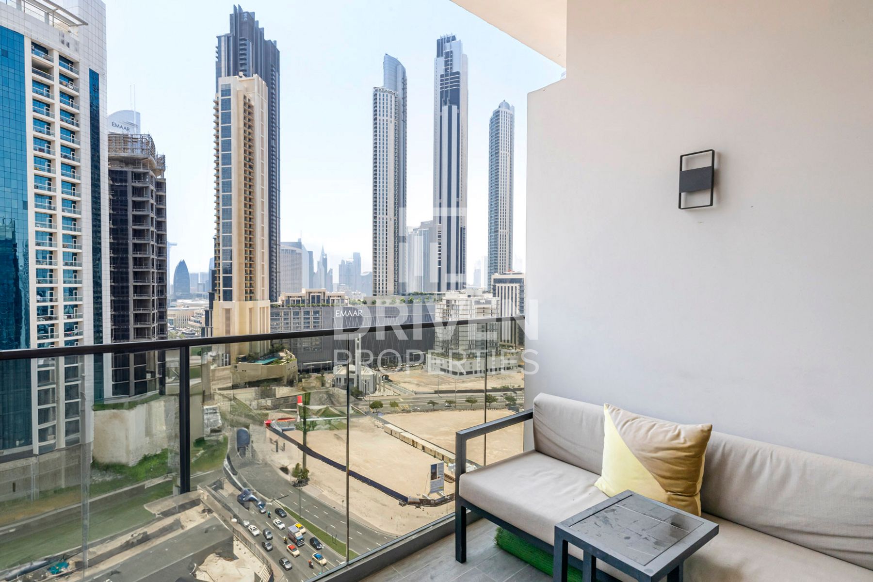 Spacious Studio with Balcony Convenient Access