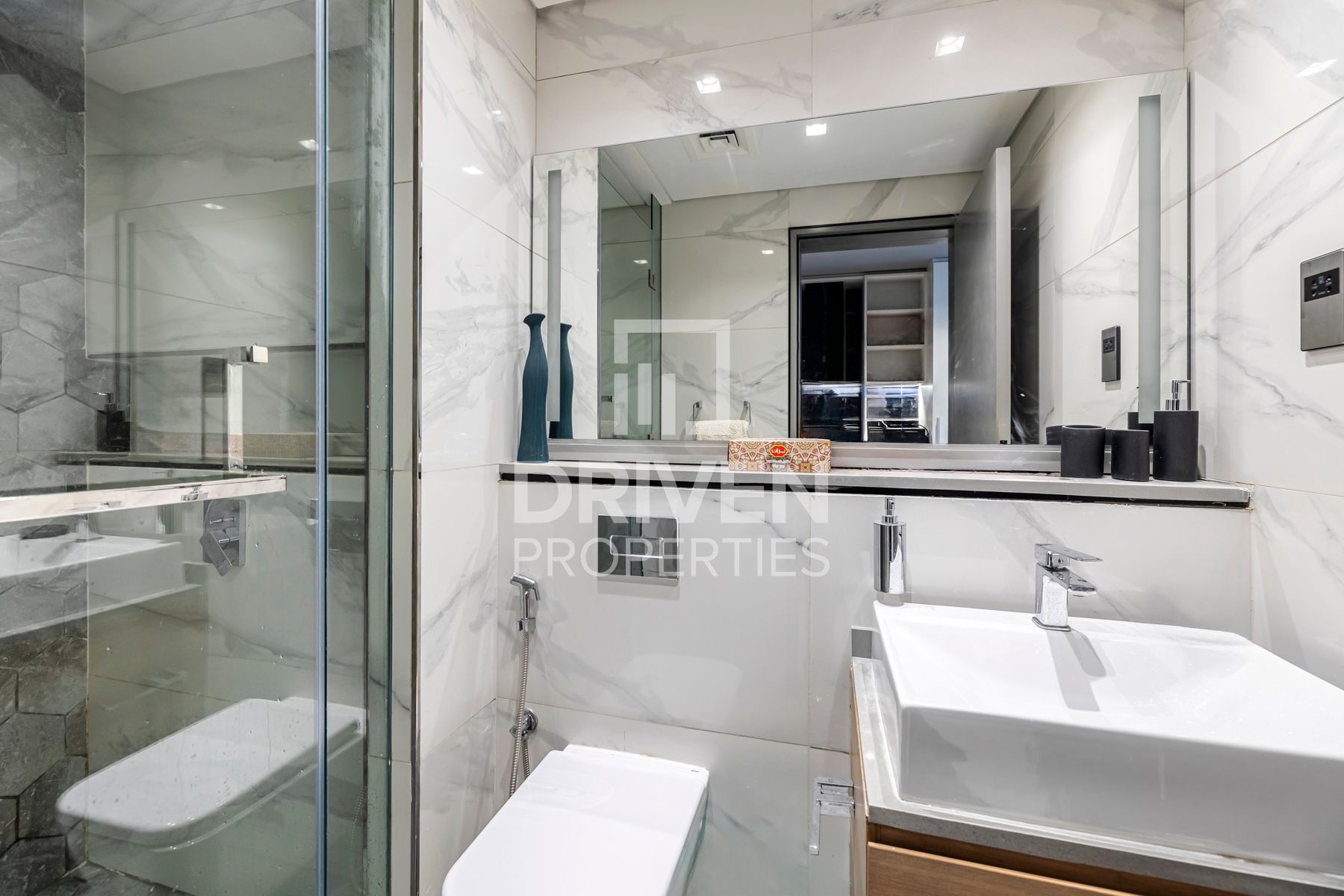 Spacious Studio with Balcony Convenient Access