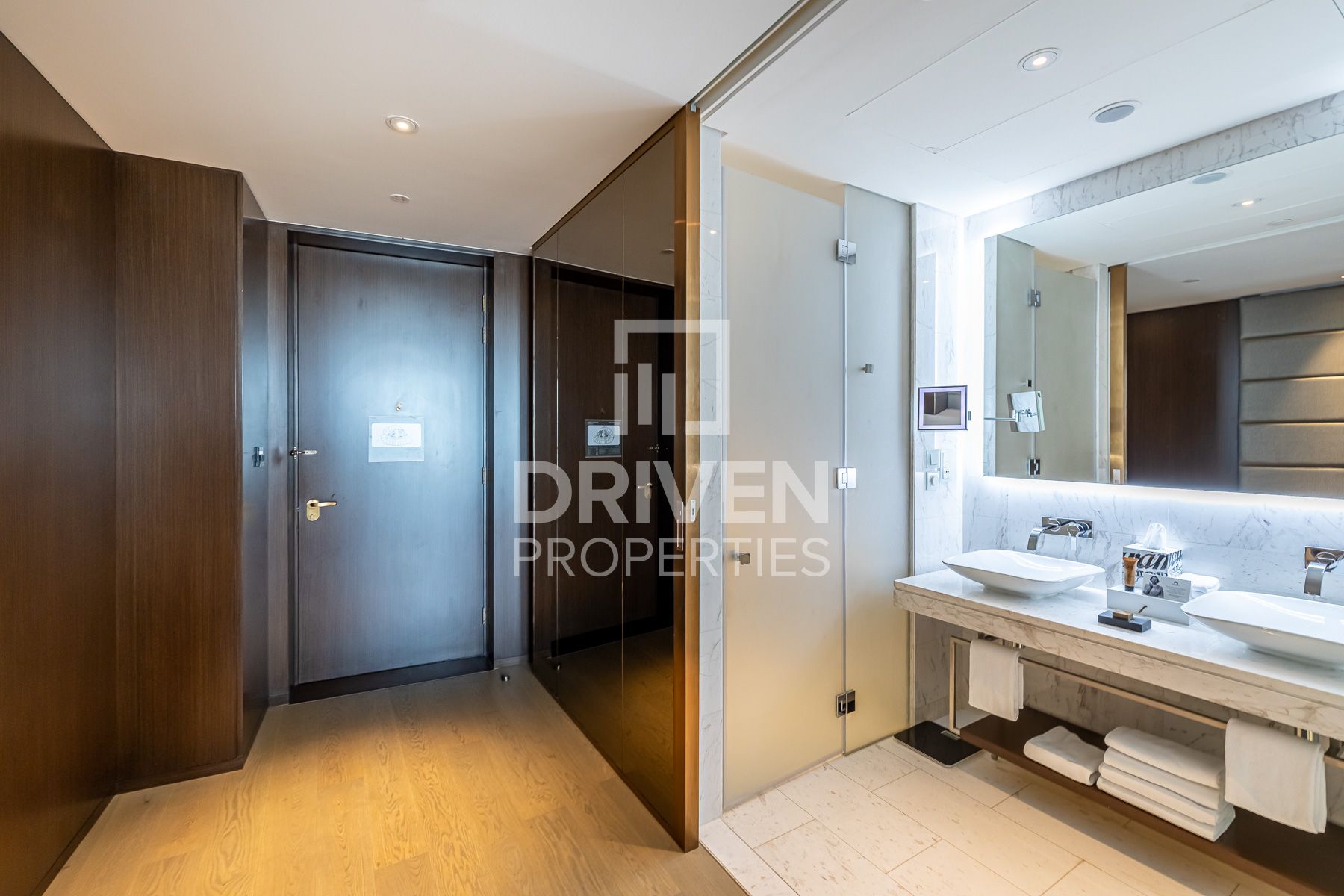 Fully Furnished Modern Layout Vacant