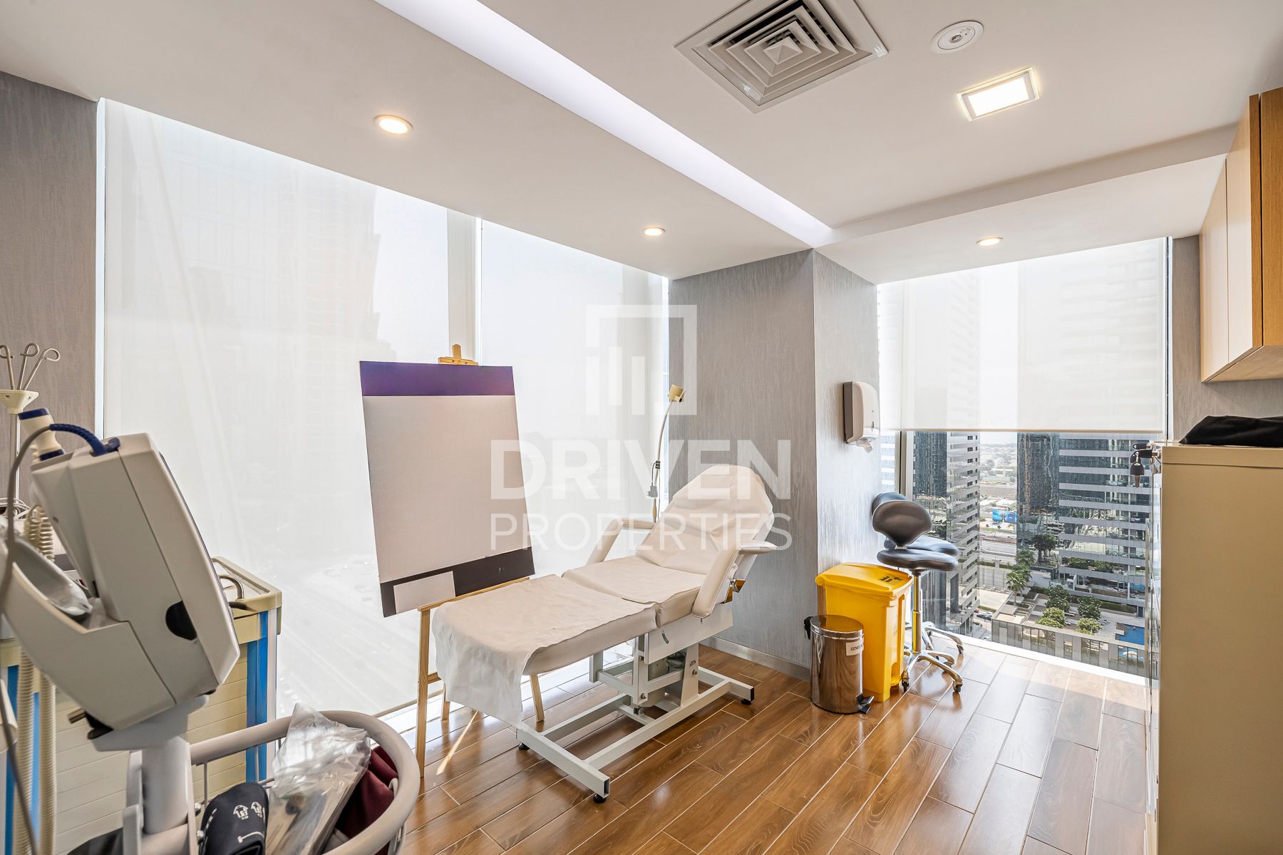 Vacant Grade A High Floor Prime Location