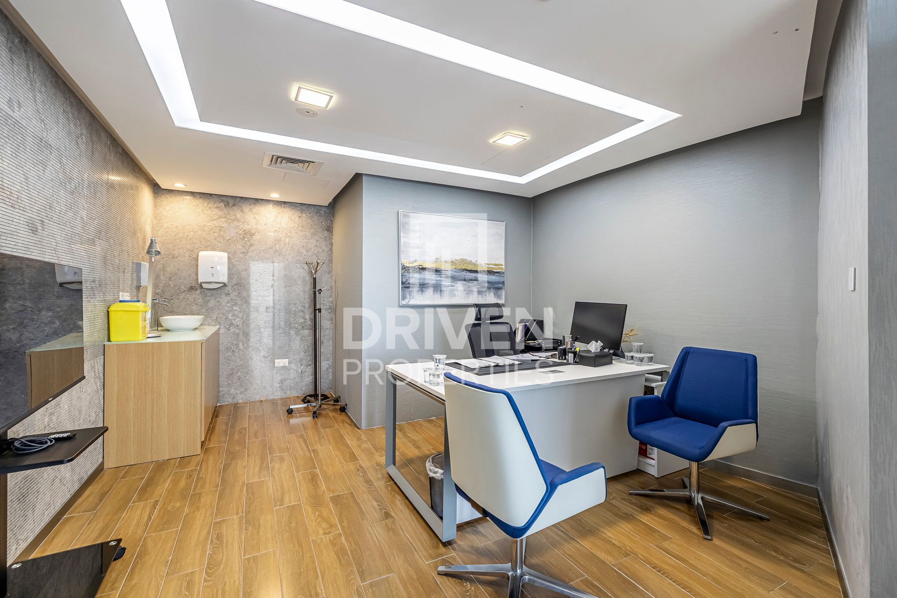 Vacant Grade A High Floor Prime Location