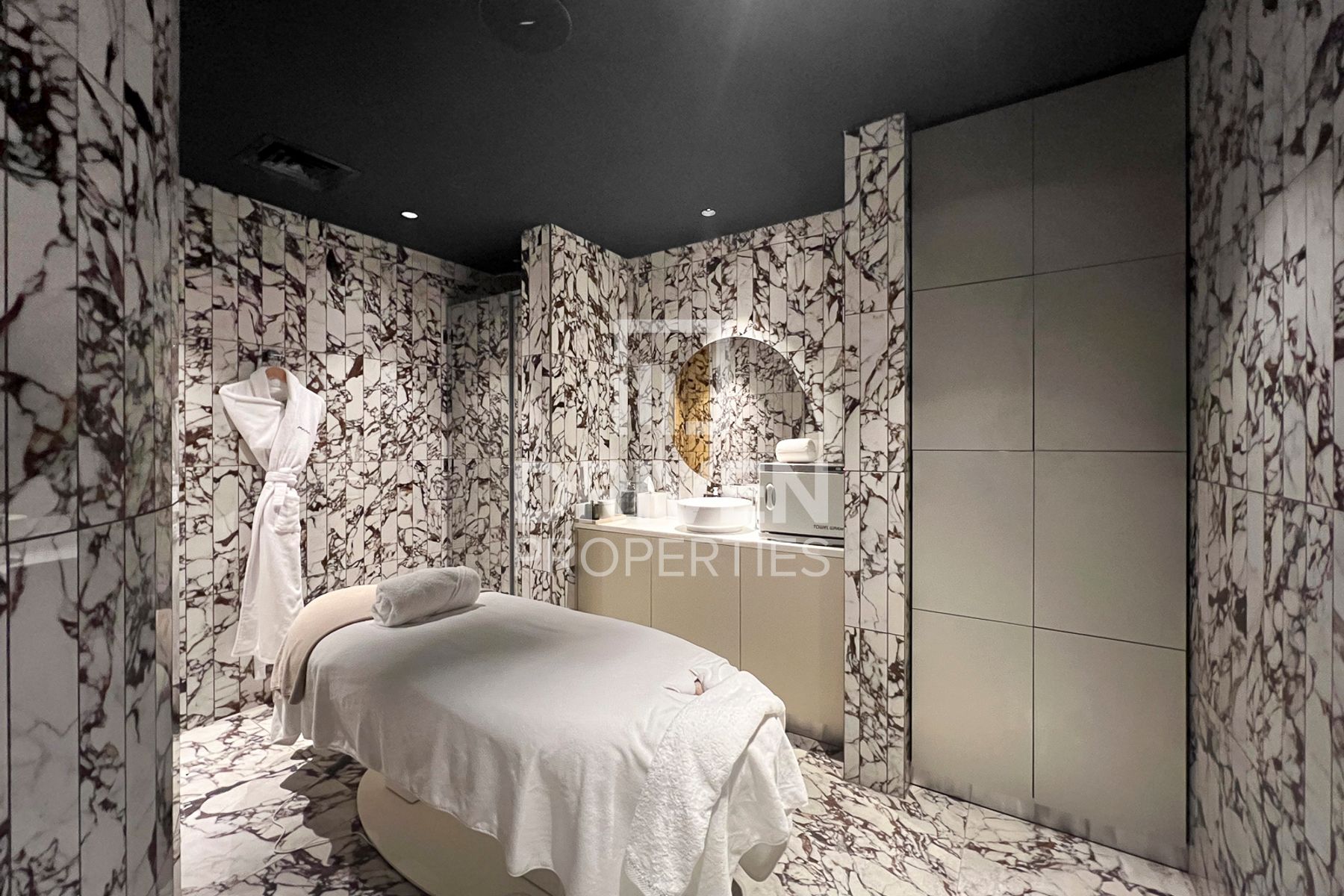 12 Cheques Fully Furnished Great Amenities