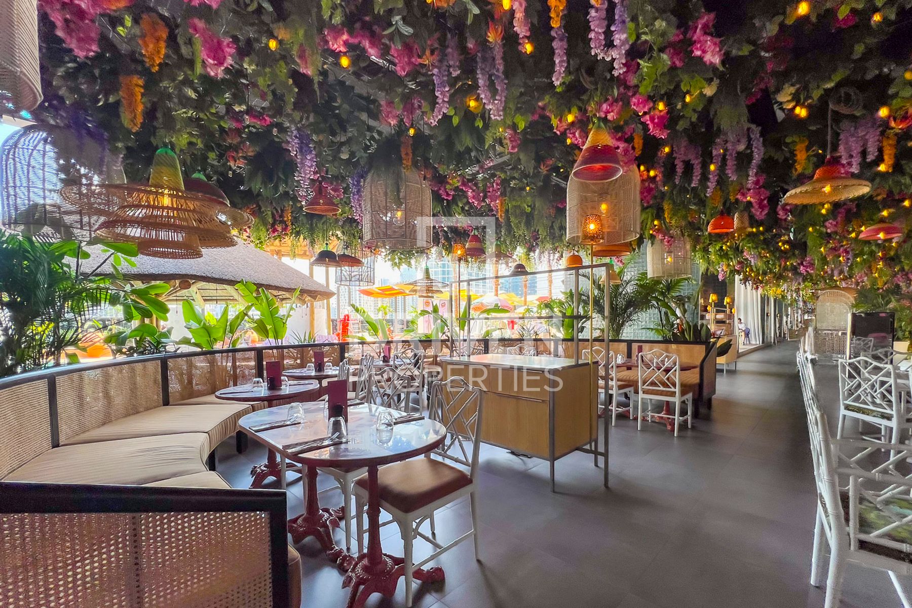 12 Cheques Fully Furnished Great Amenities