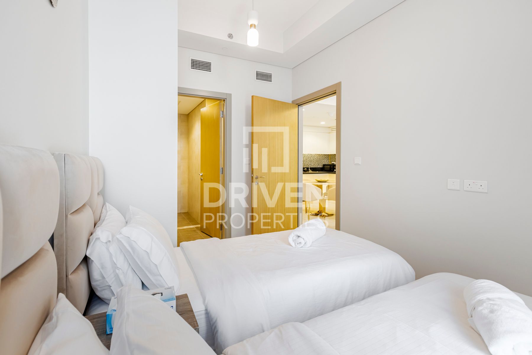 Highest Floor Canal View Luxury Furniture