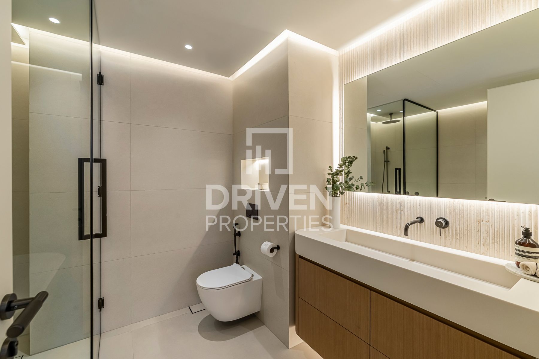 Fully Furnished and Spacious Modern Finishing