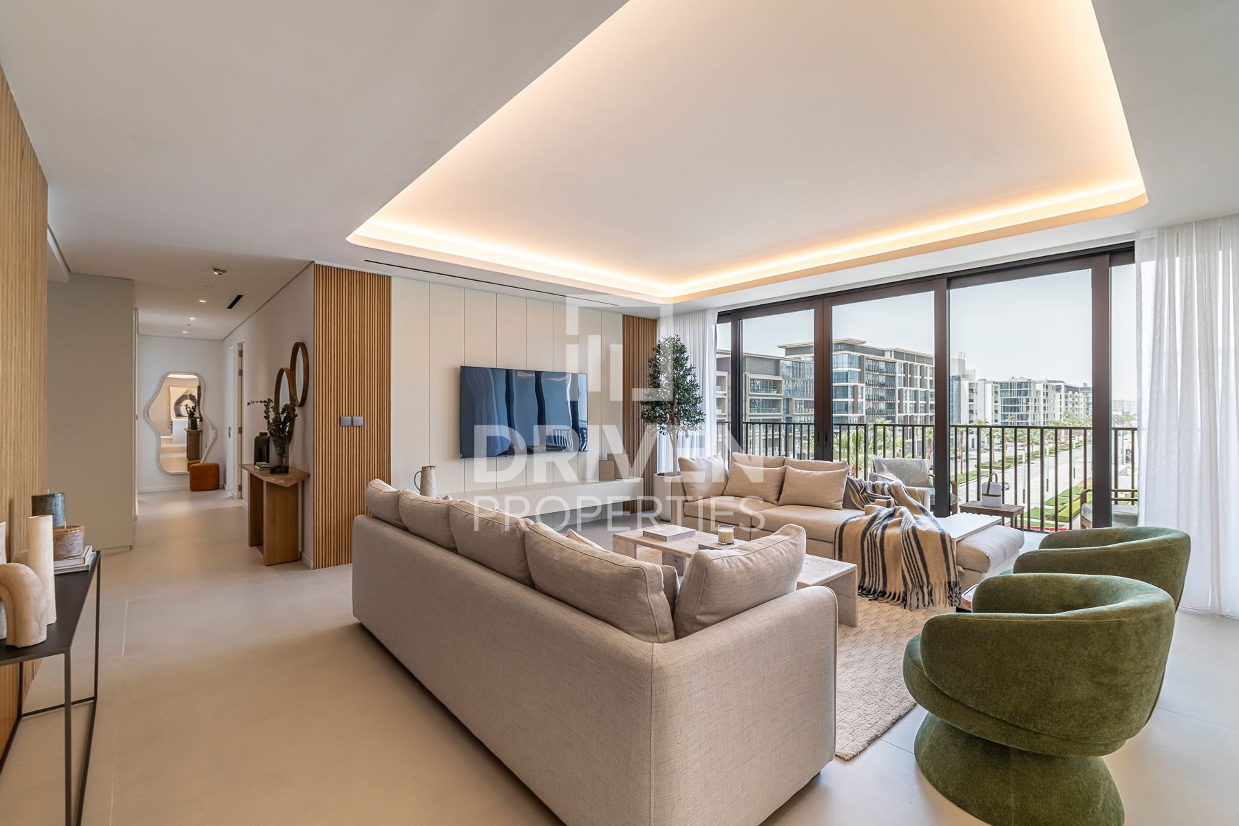 Vacant and Upgraded Apartment Prime Location