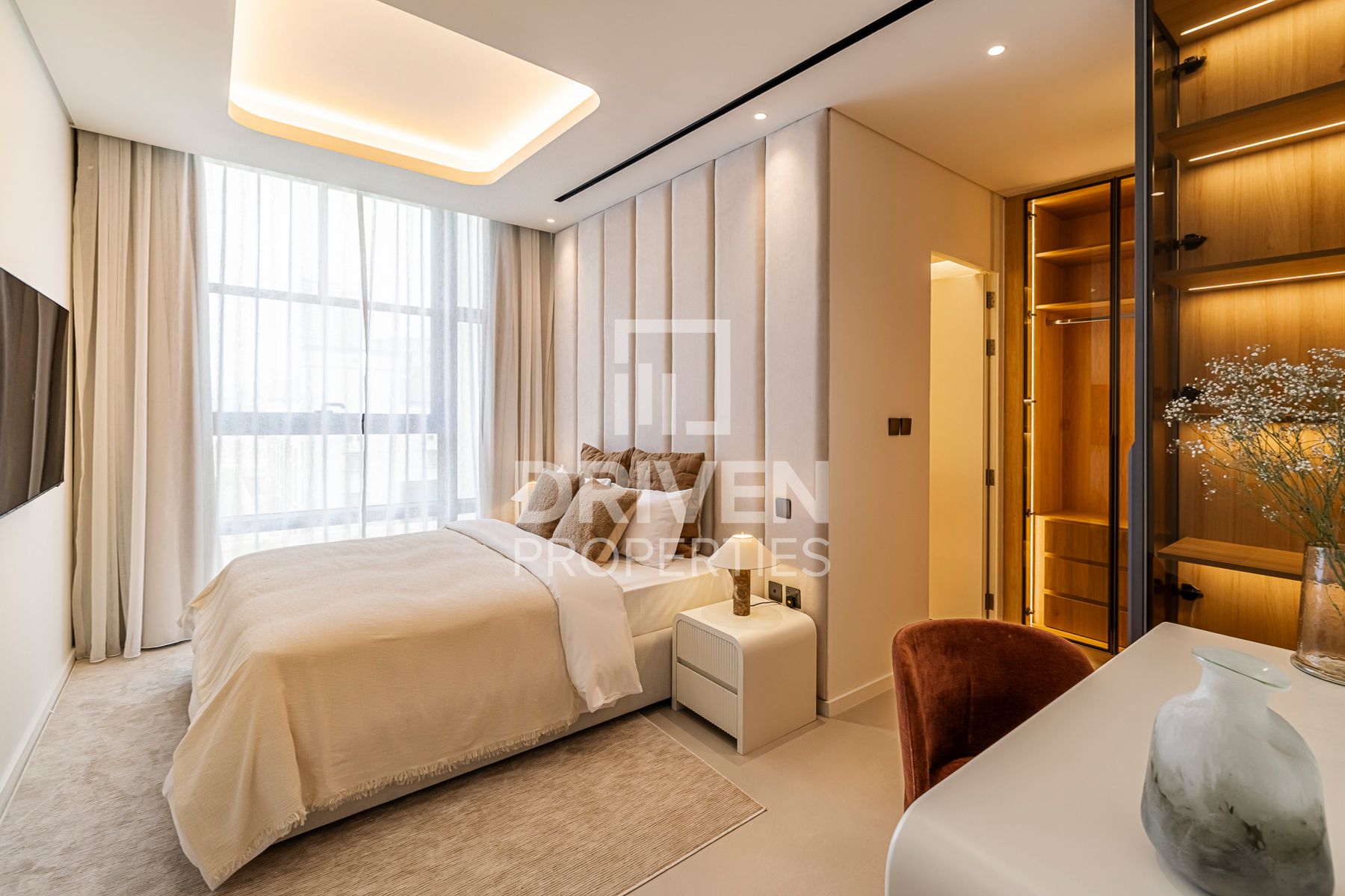 Vacant and Upgraded Apartment Prime Location