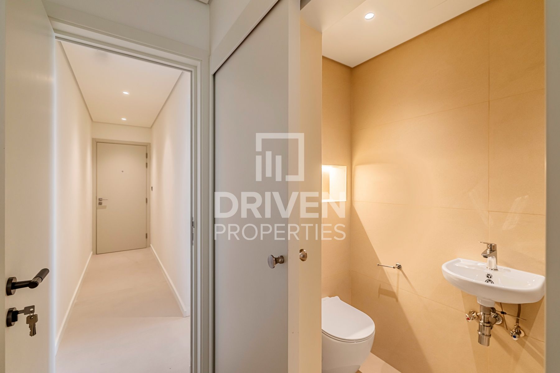 Vacant and Upgraded Apartment Prime Location