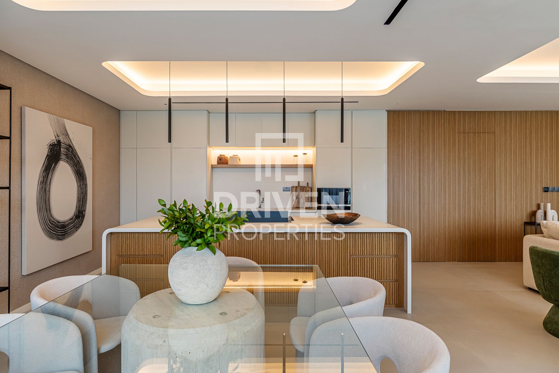 Vacant and Upgraded Apartment Prime Location