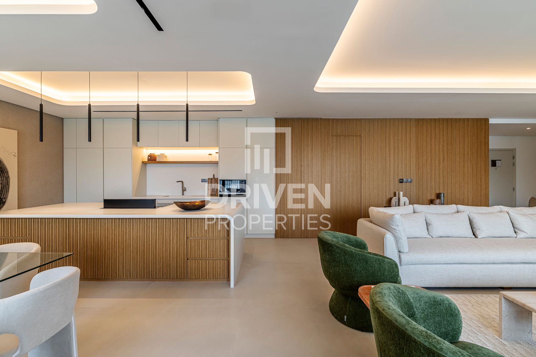 Vacant and Upgraded Apartment Prime Location