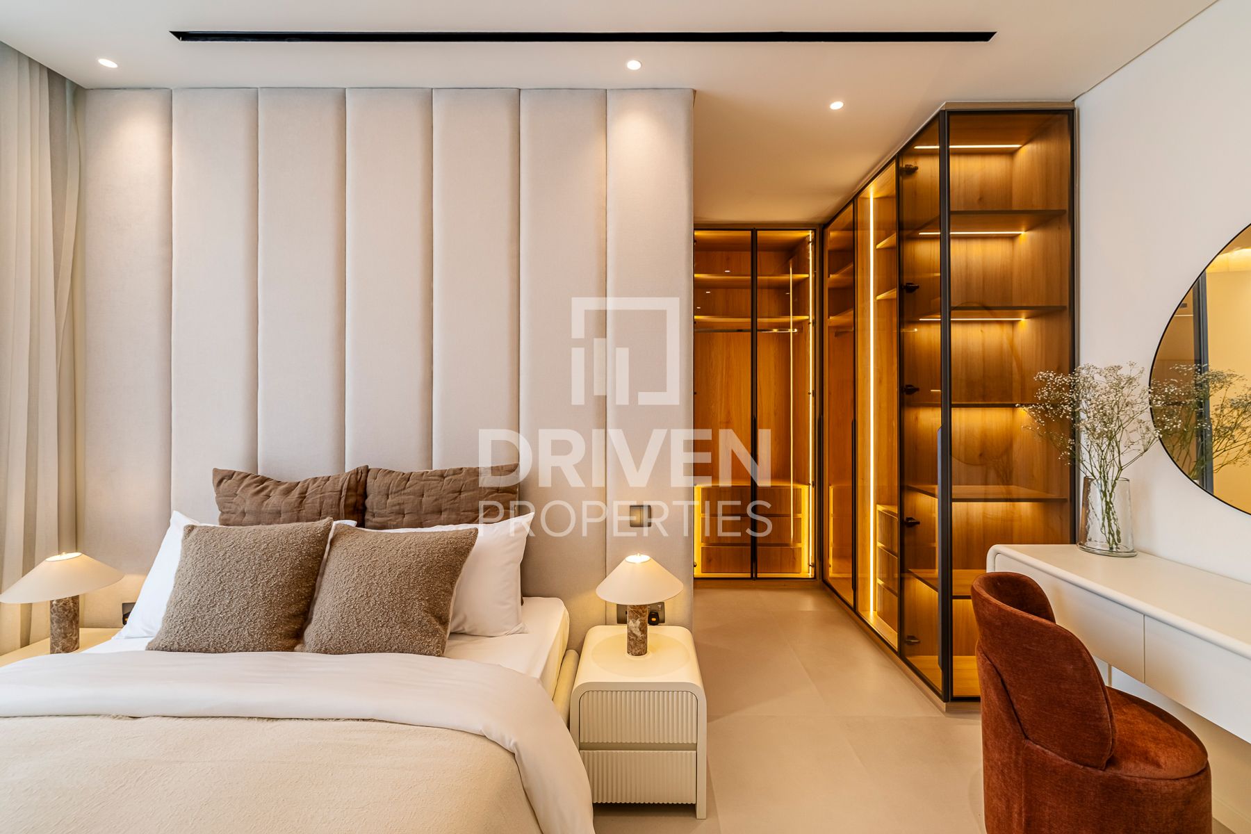 Vacant and Upgraded Apartment Prime Location