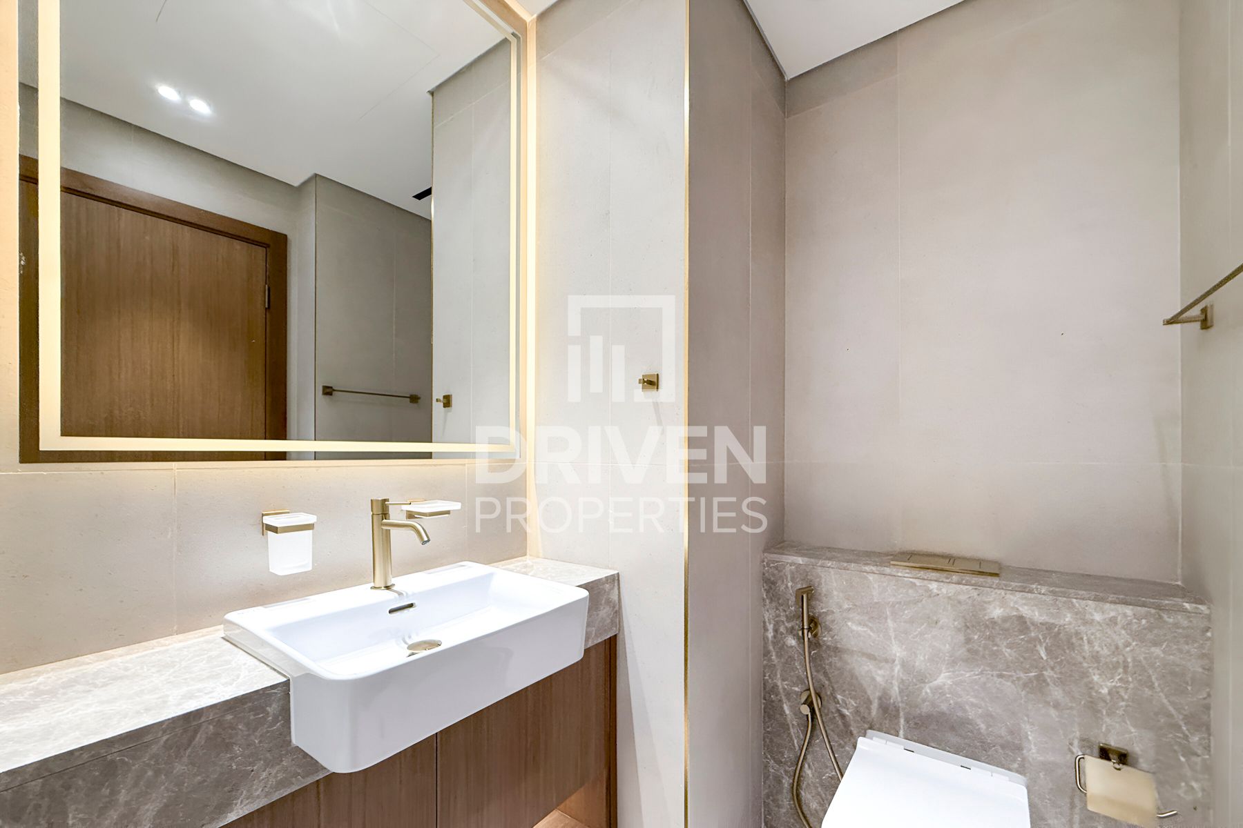 Canal View Furnished Smart Home Vacant