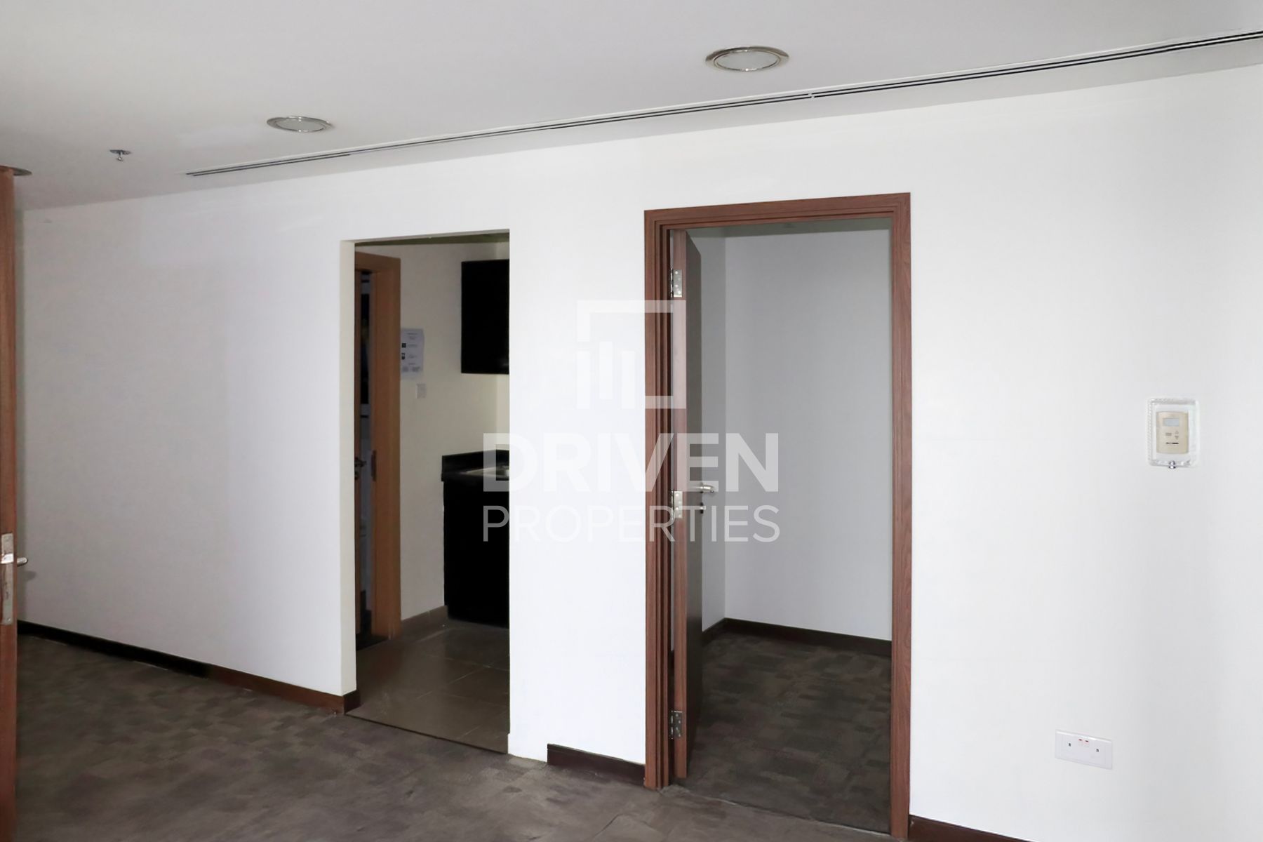 Great Location Spacious Layout Panoramic View