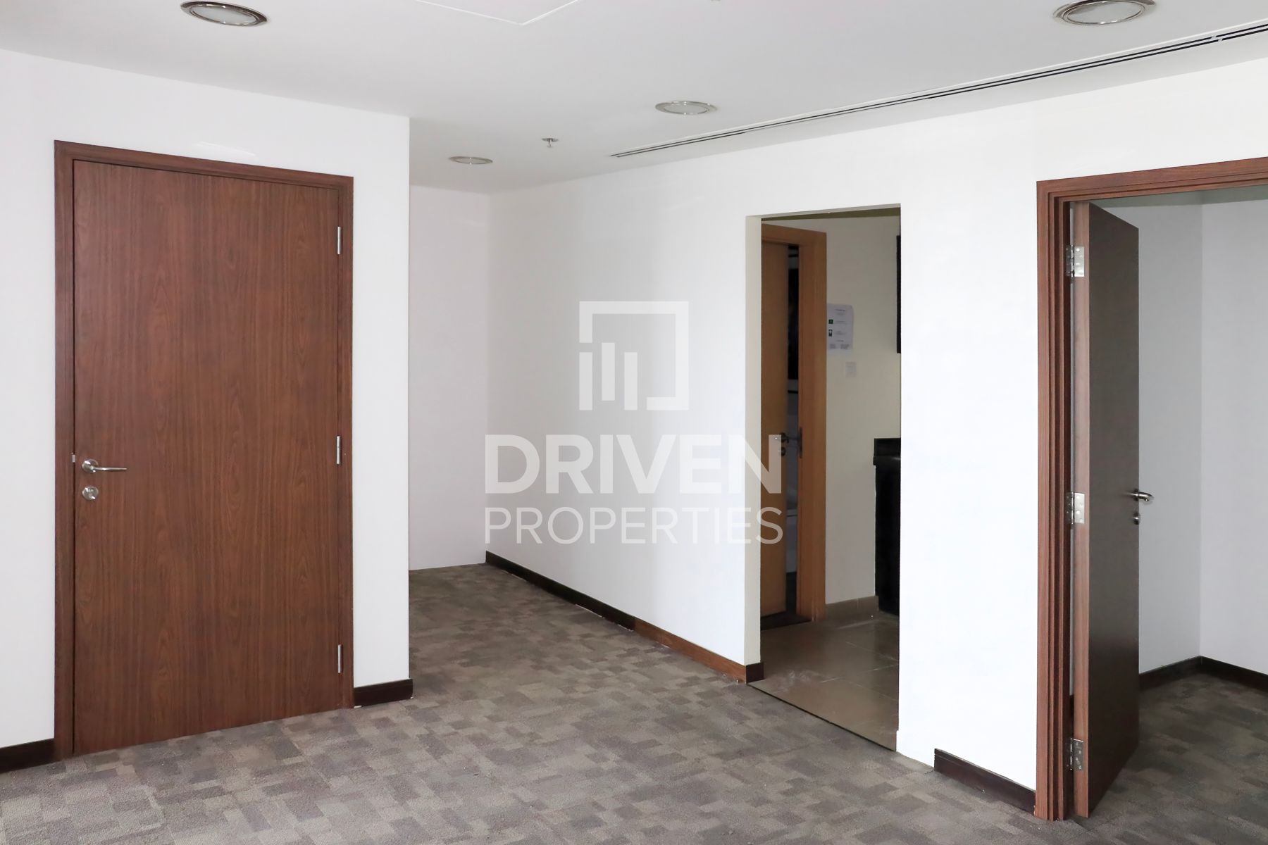 Great Location Spacious Layout Panoramic View