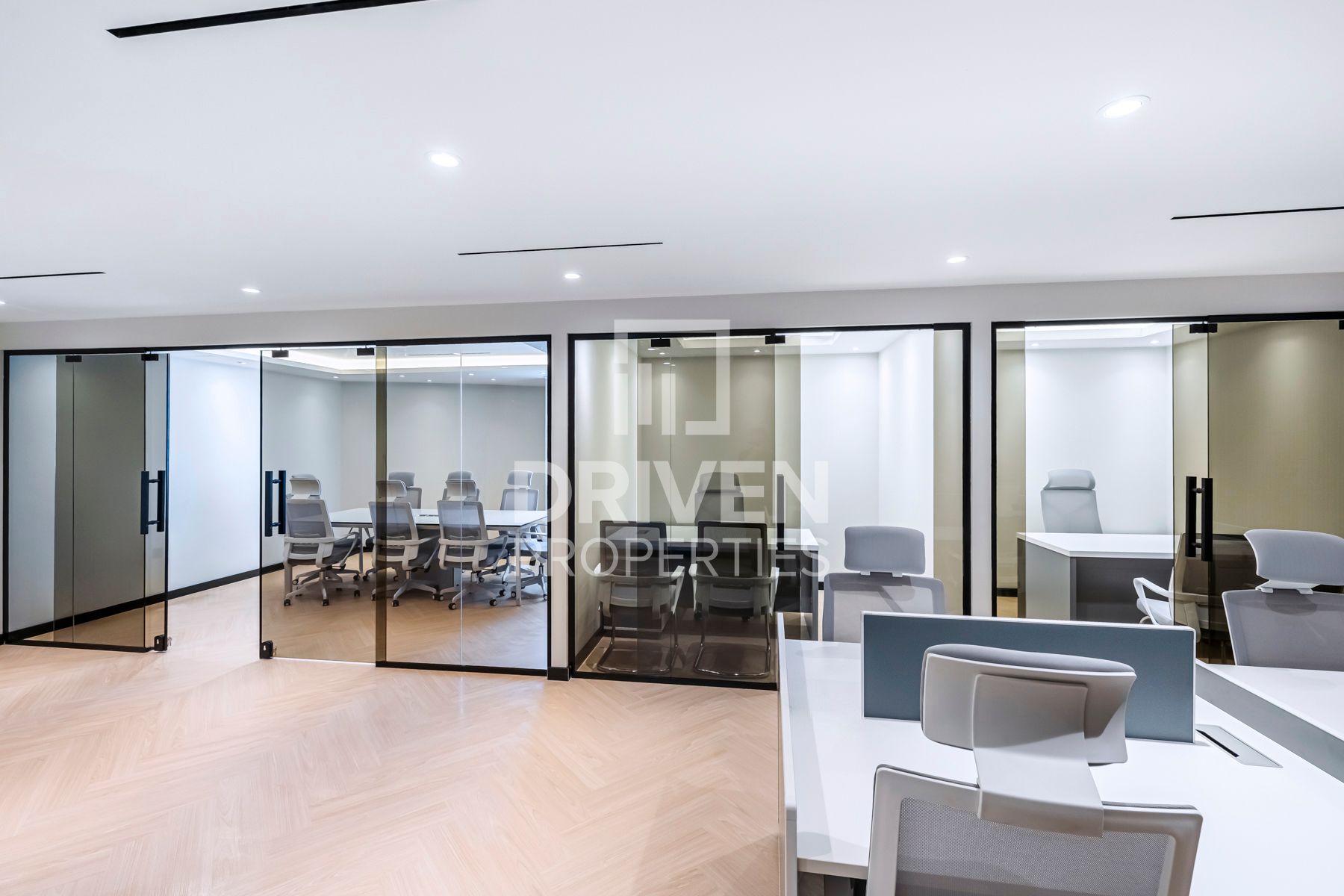 Fully fitted and furnished Office Vacant