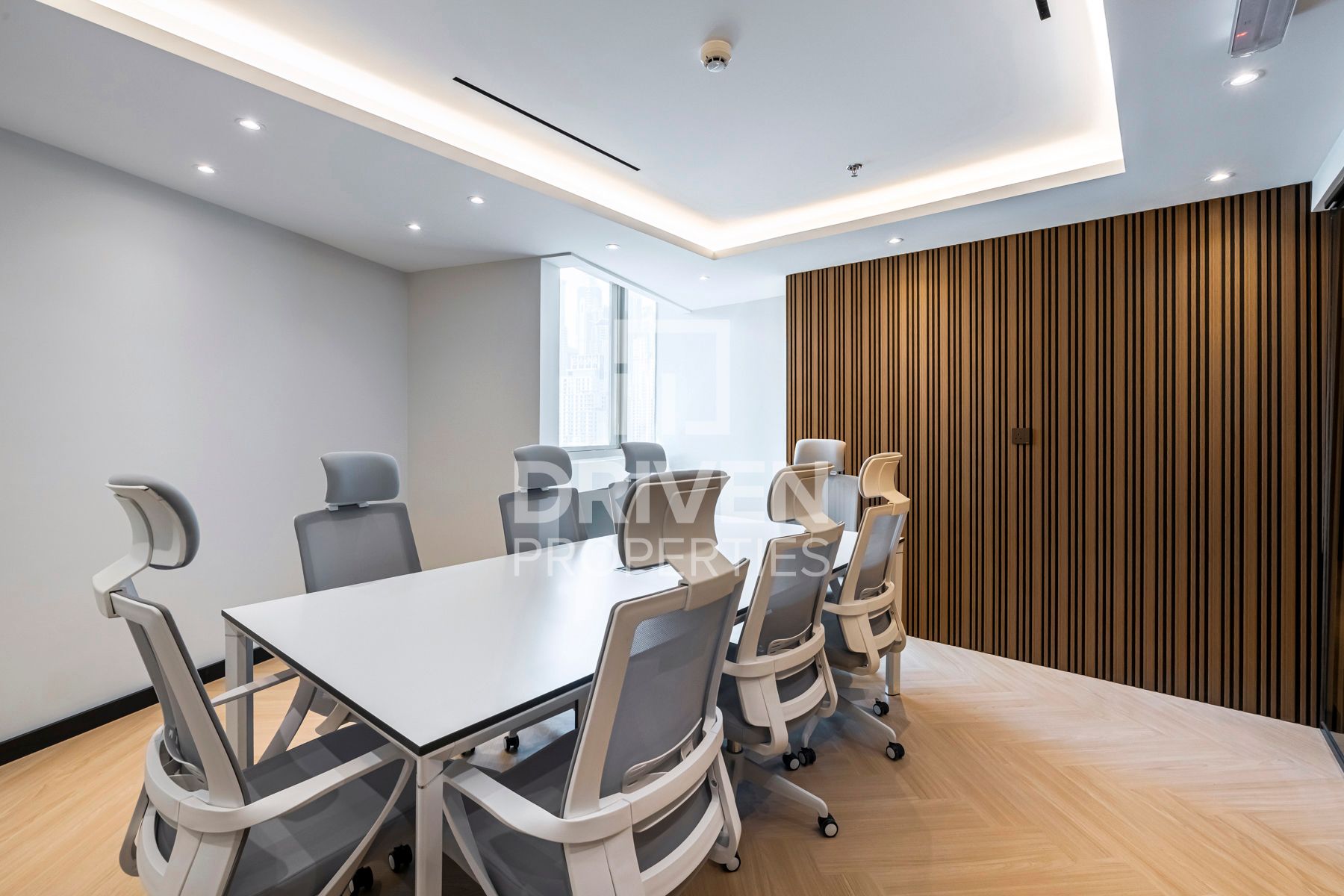 Fully fitted and furnished Office Vacant